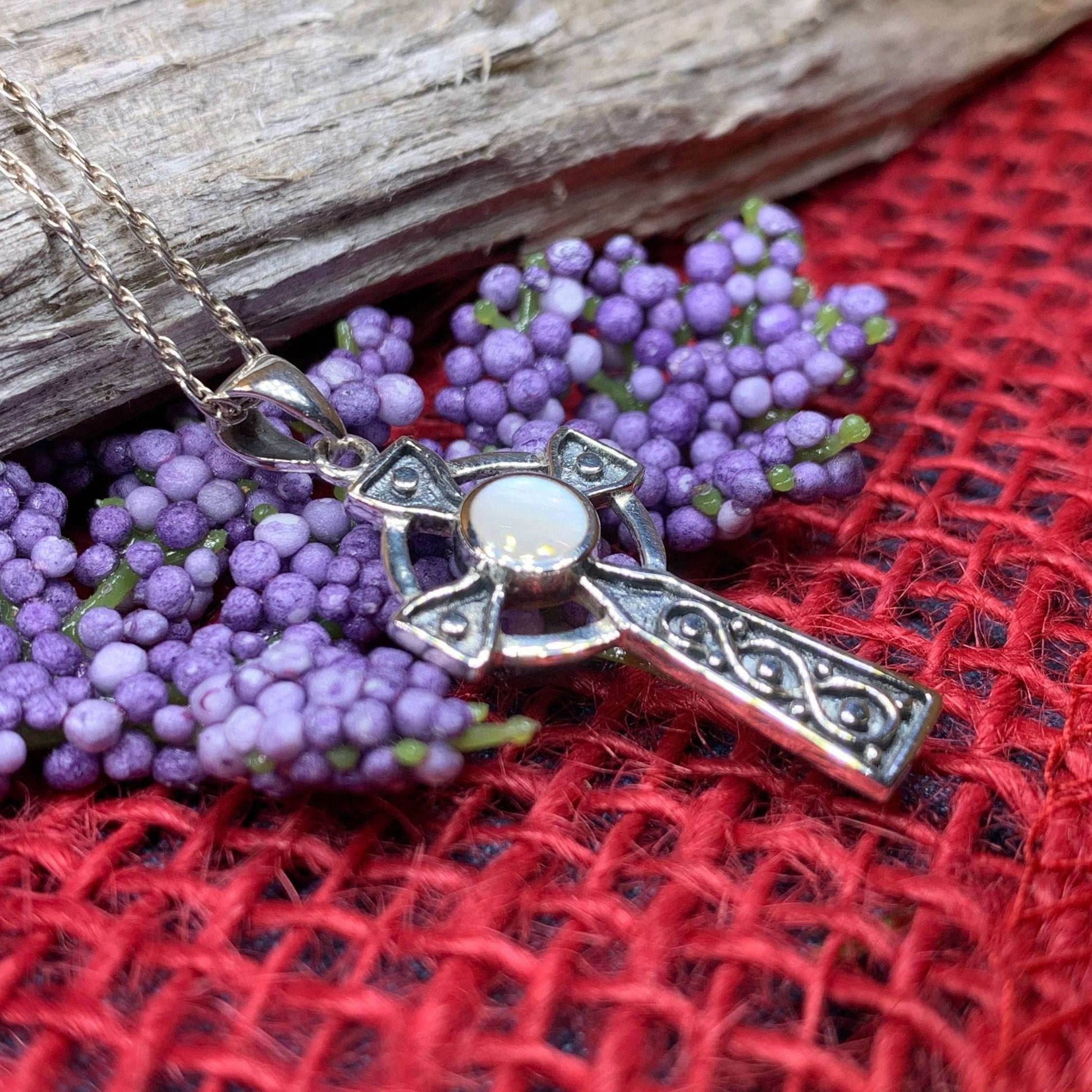 Tinturn Celtic Cross Necklace - 18