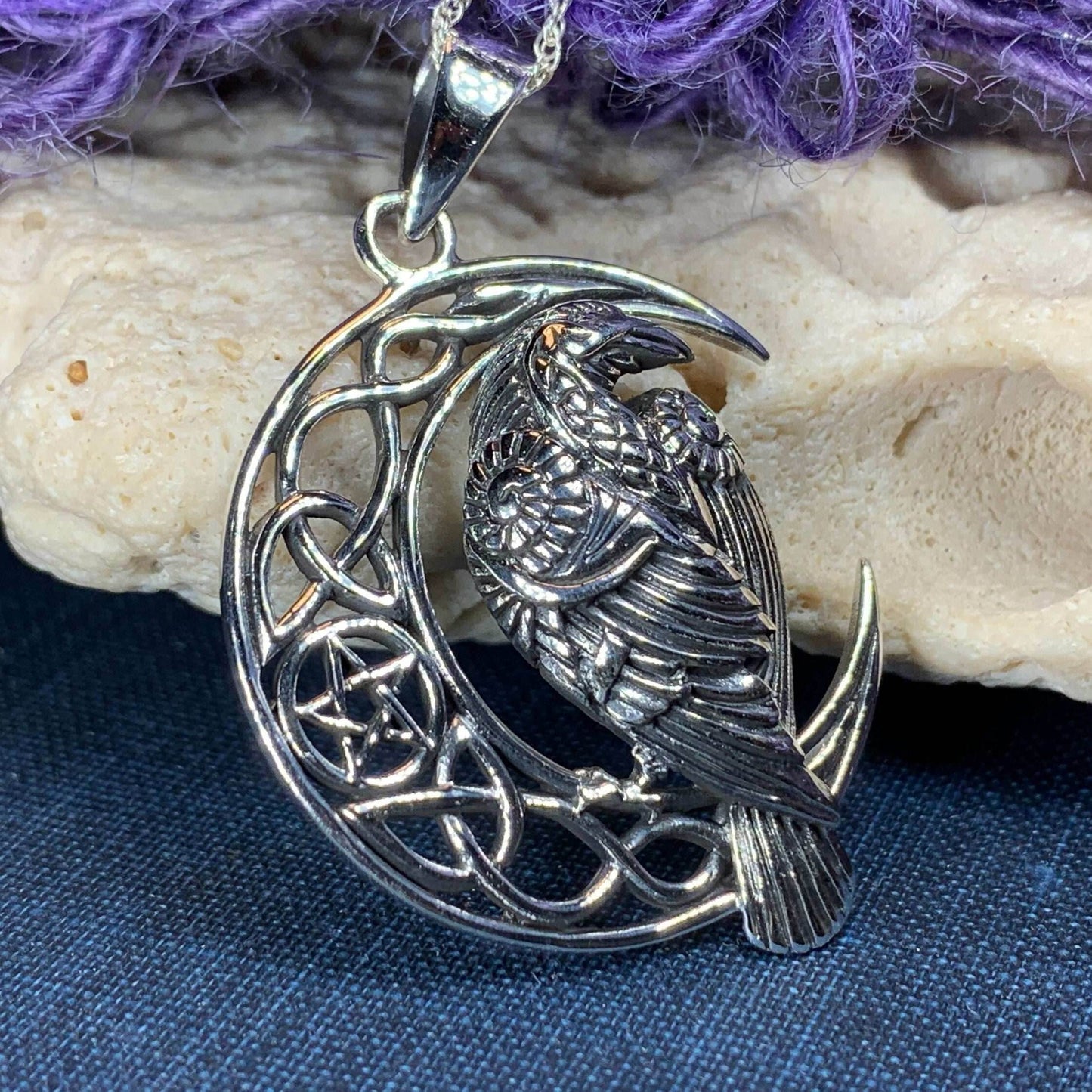 Nightwatcher Celtic Raven Necklace - 18