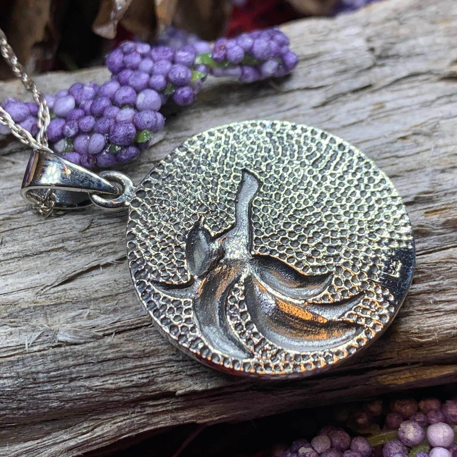 Gundolf Wolf Necklace - 18