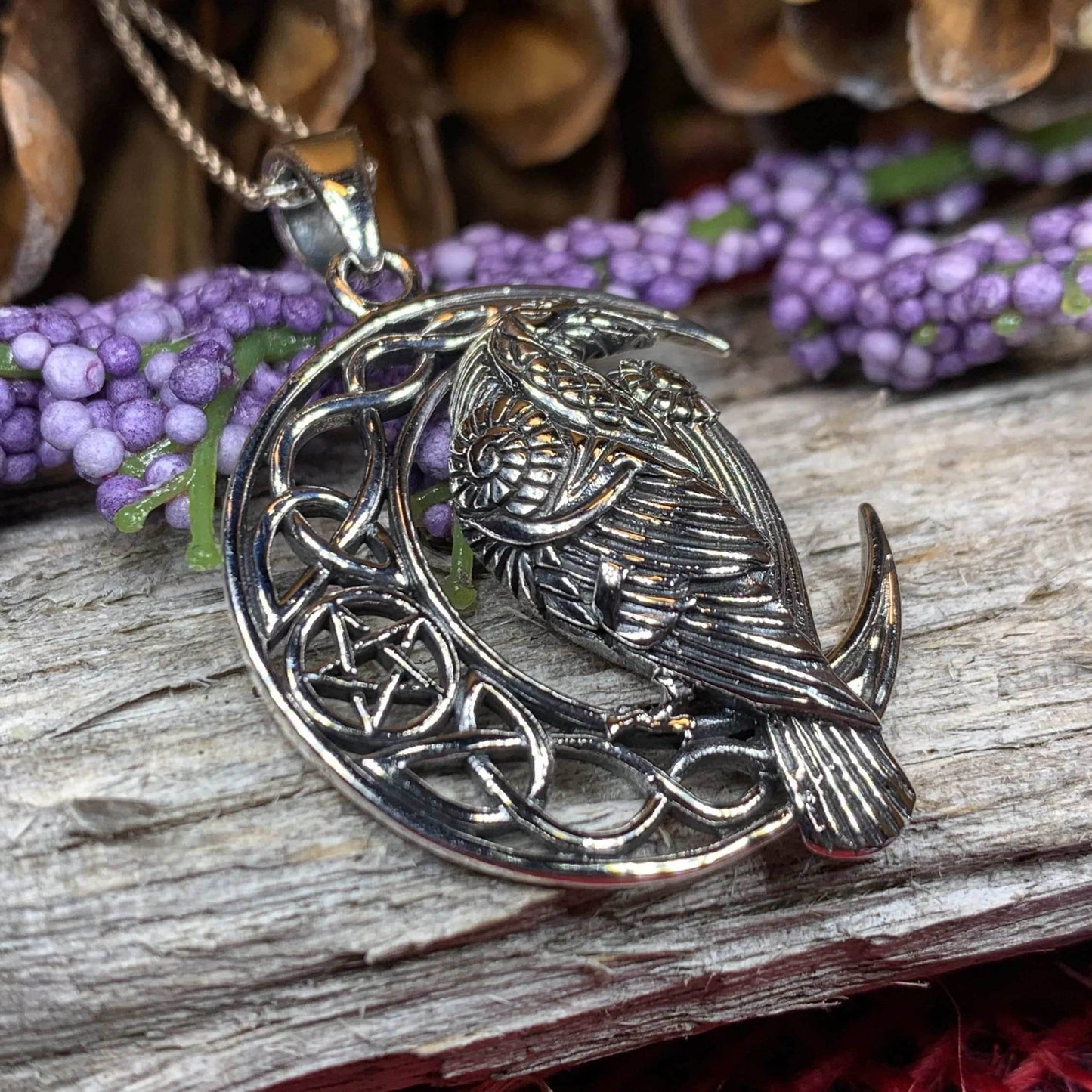 Nightwatcher Celtic Raven Necklace - 18