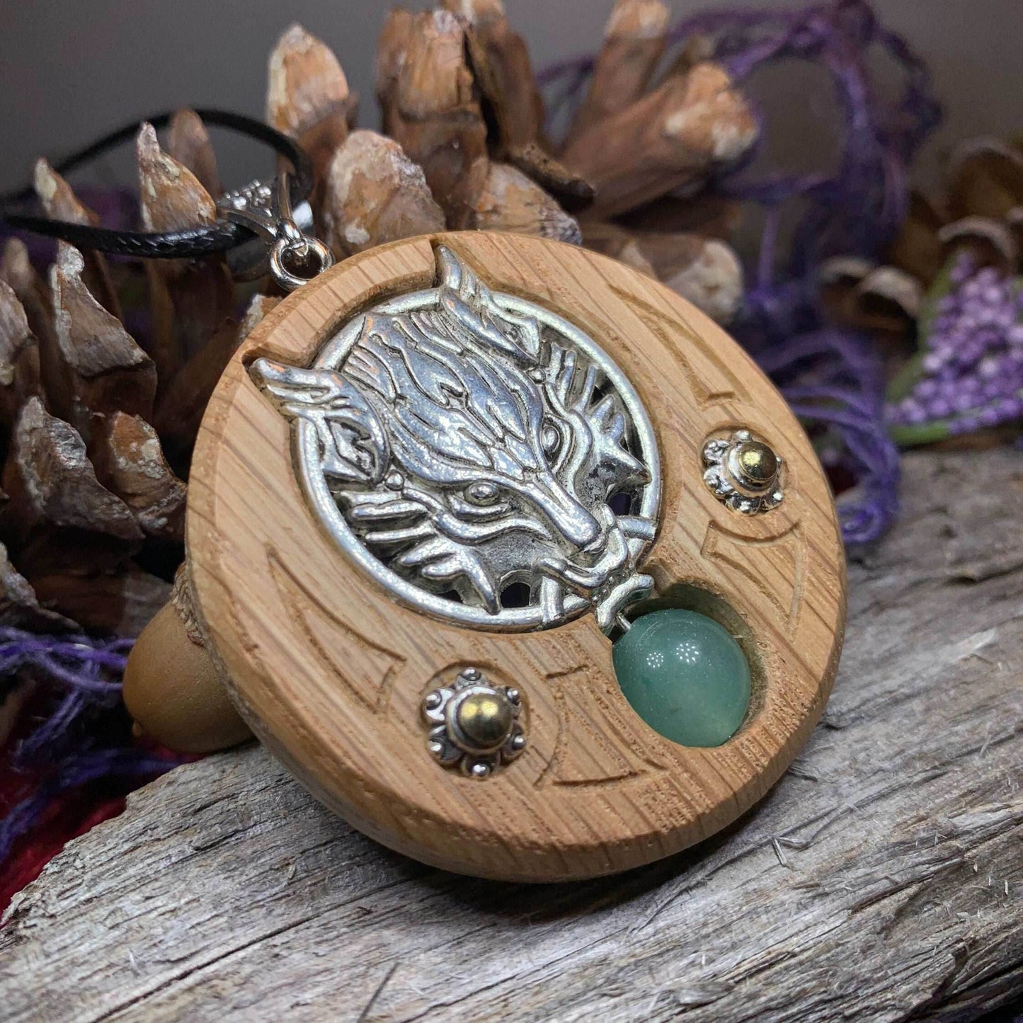 Iroko Forest Wolf Necklace - 