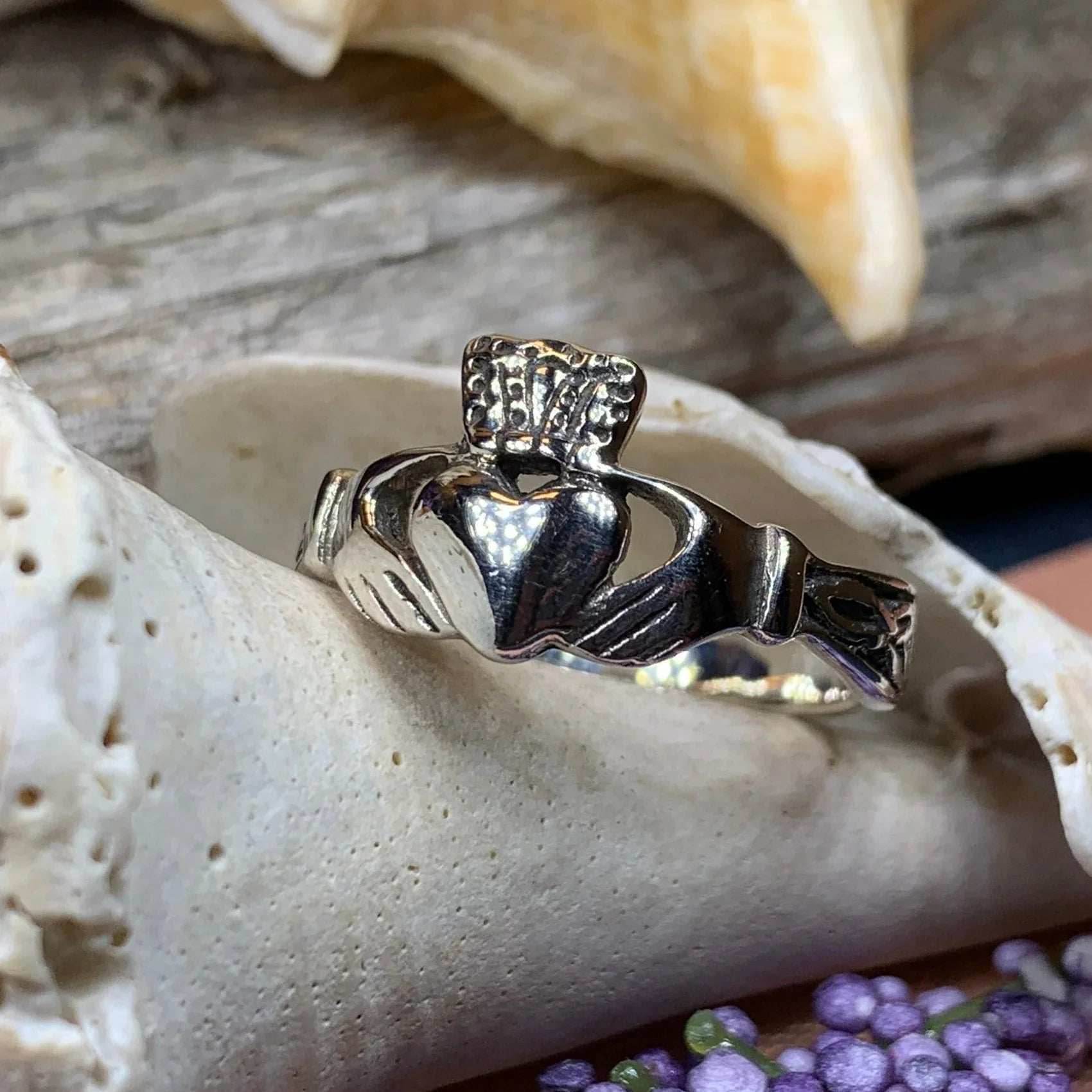 Fossa Claddagh Ring - 6