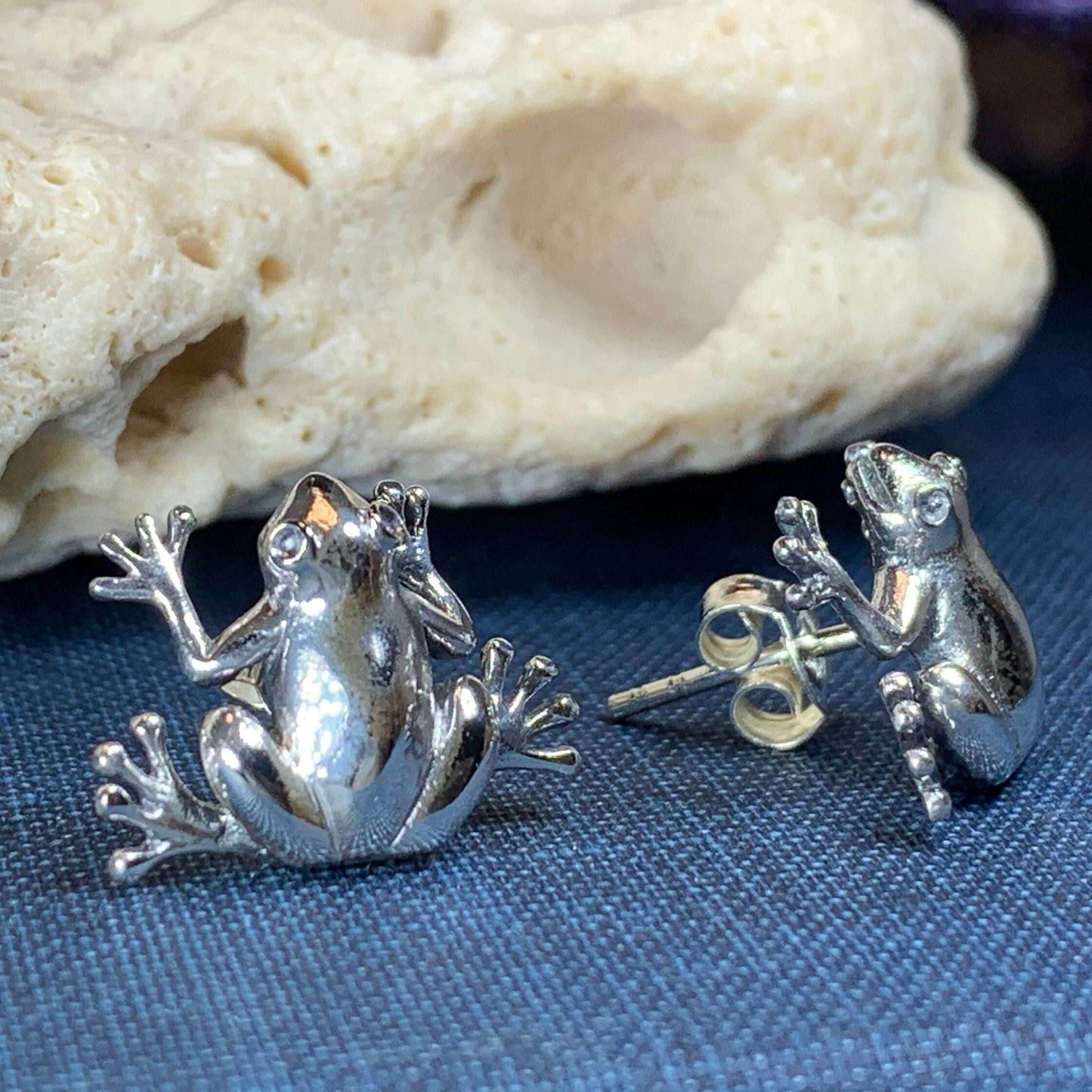 Shayla Frog Post Earrings - 