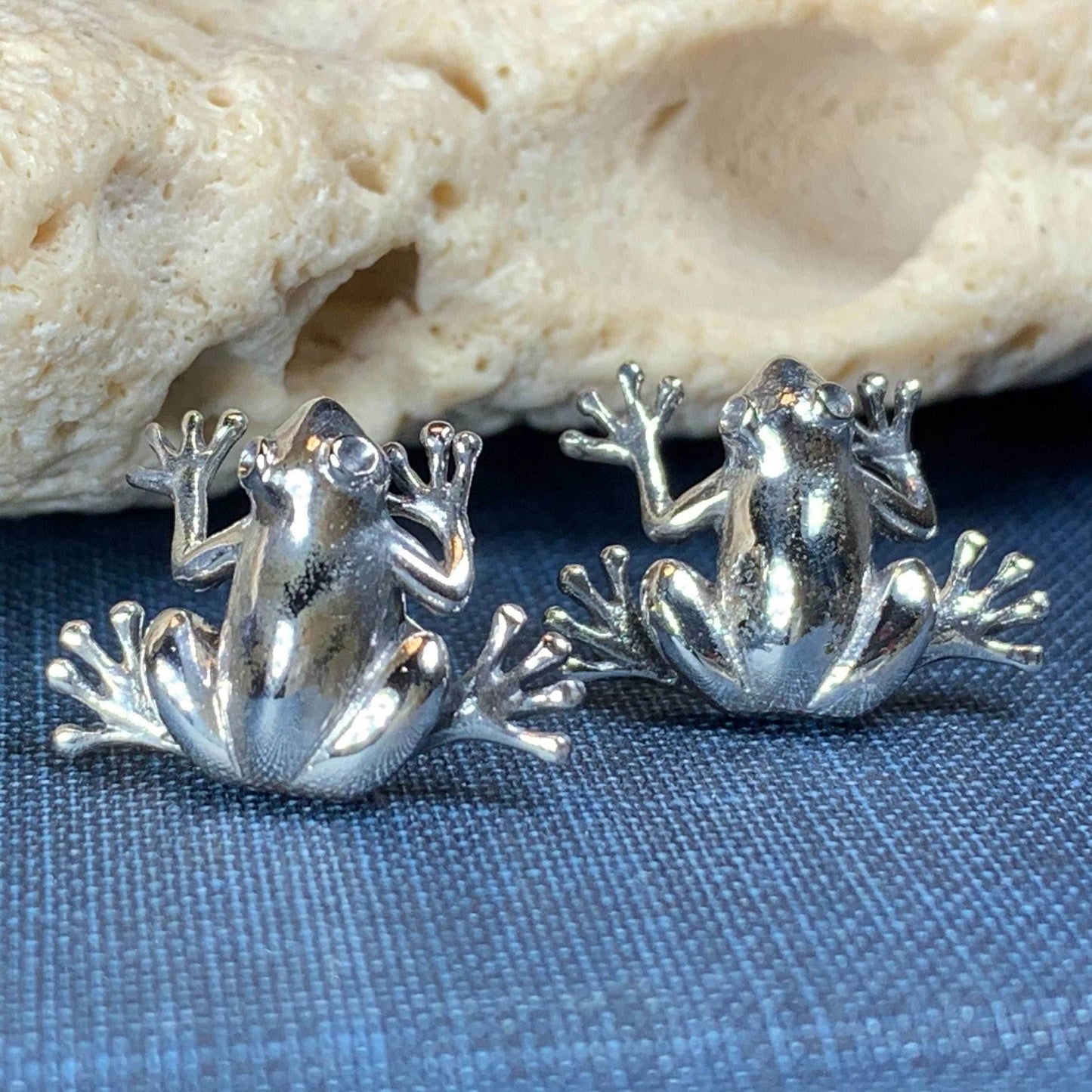 Shayla Frog Post Earrings - 