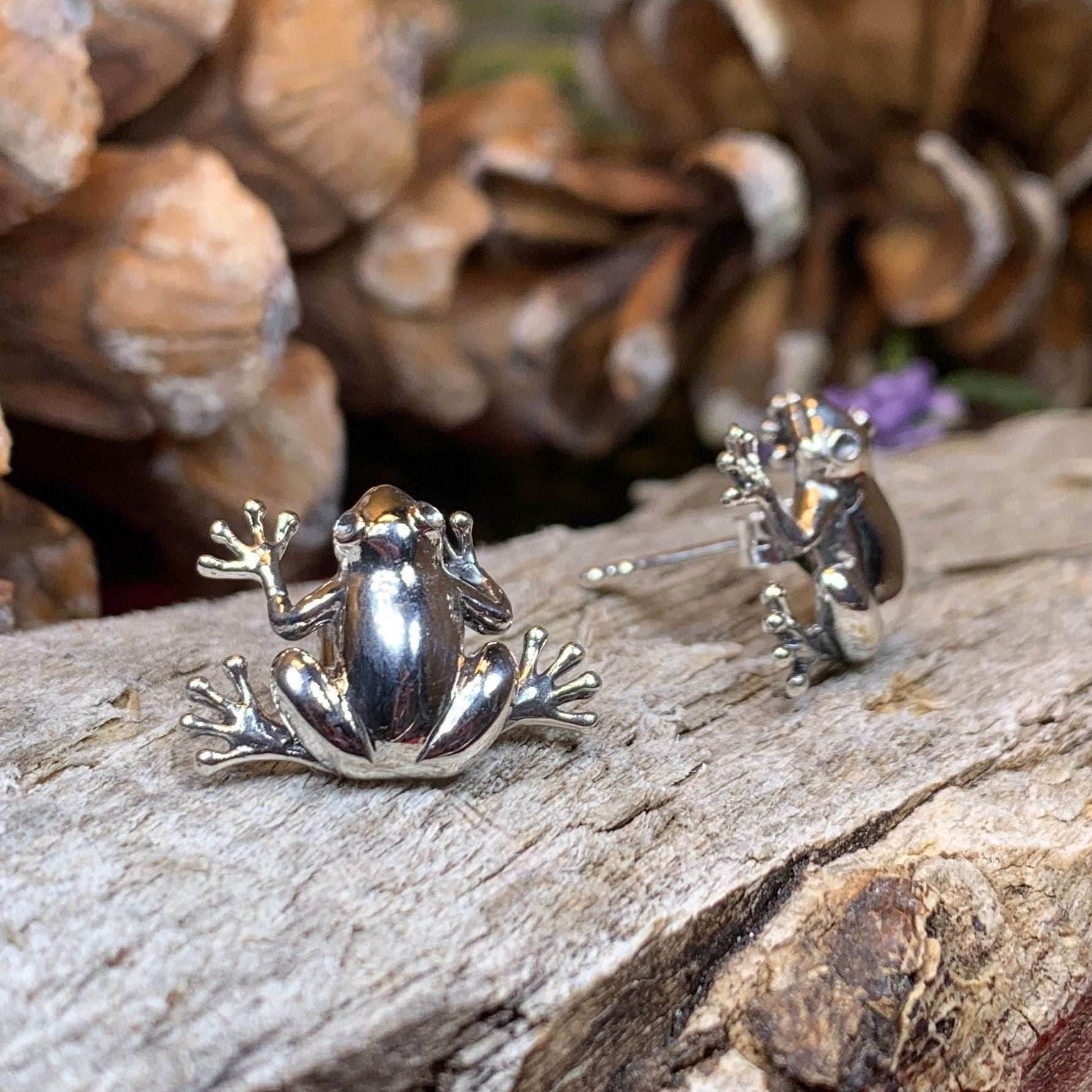 Shayla Frog Post Earrings - 