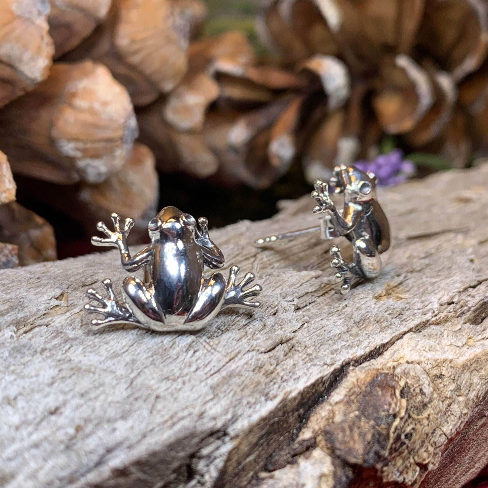 Shayla Frog Post Earrings - 