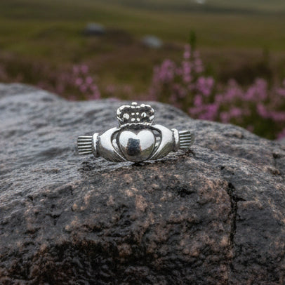 Cora Claddagh Ring