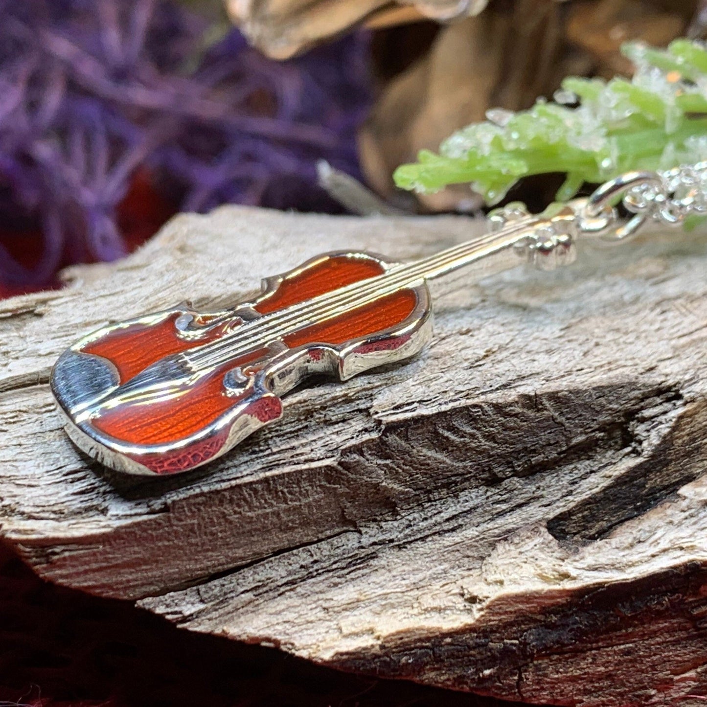 Realistic Fiddle Necklace