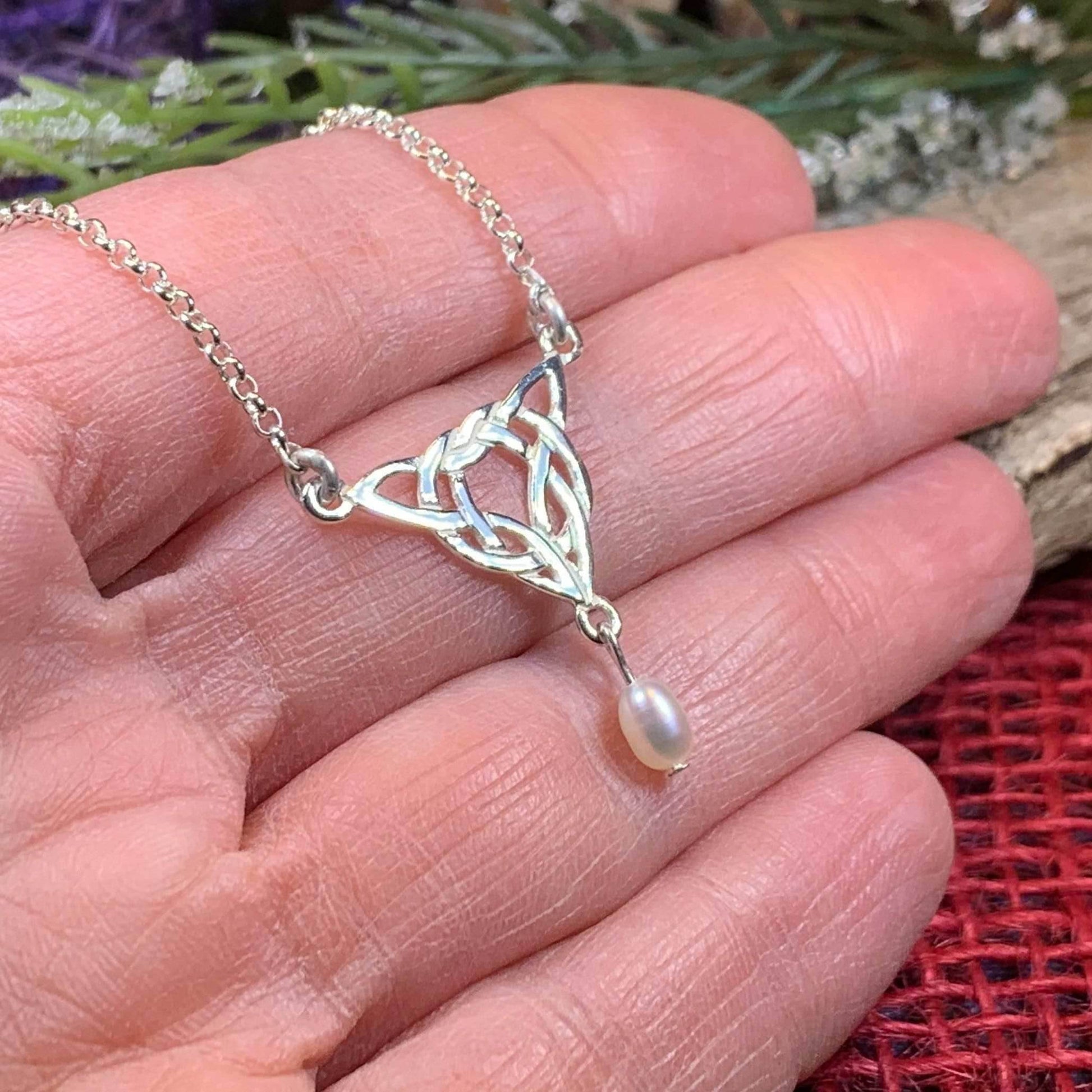 Neamhnaid Celtic Knot Pearl Necklace - 