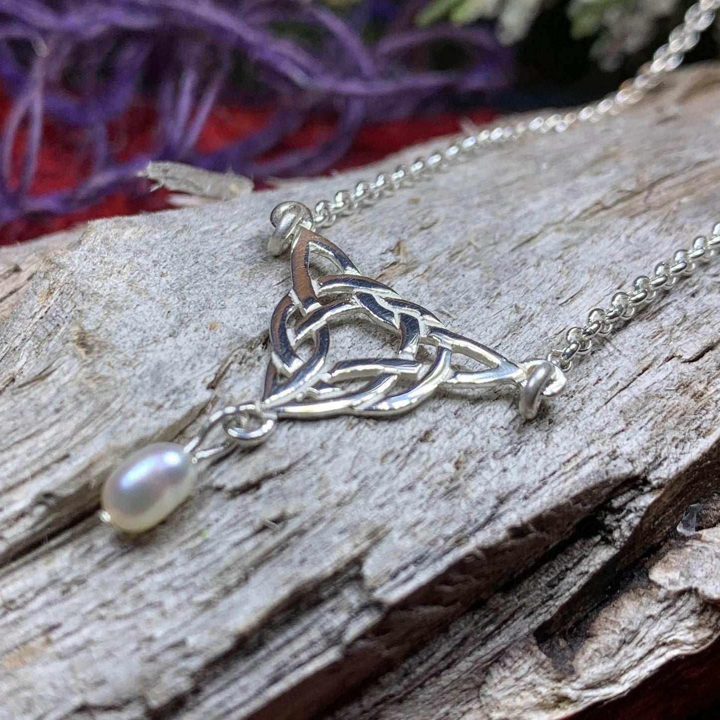 Neamhnaid Celtic Knot Pearl Necklace - 
