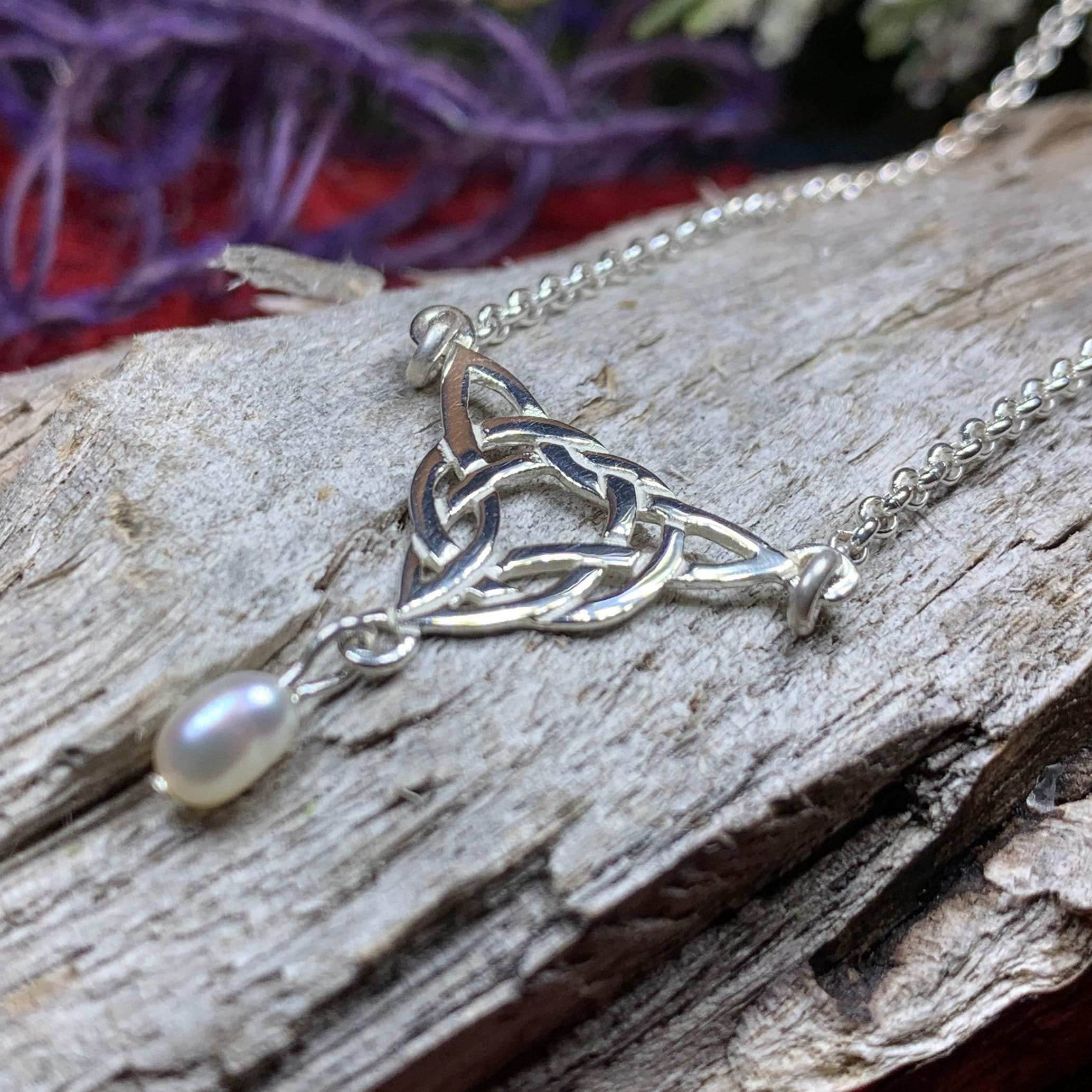 Neamhnaid Celtic Knot Pearl Necklace - 