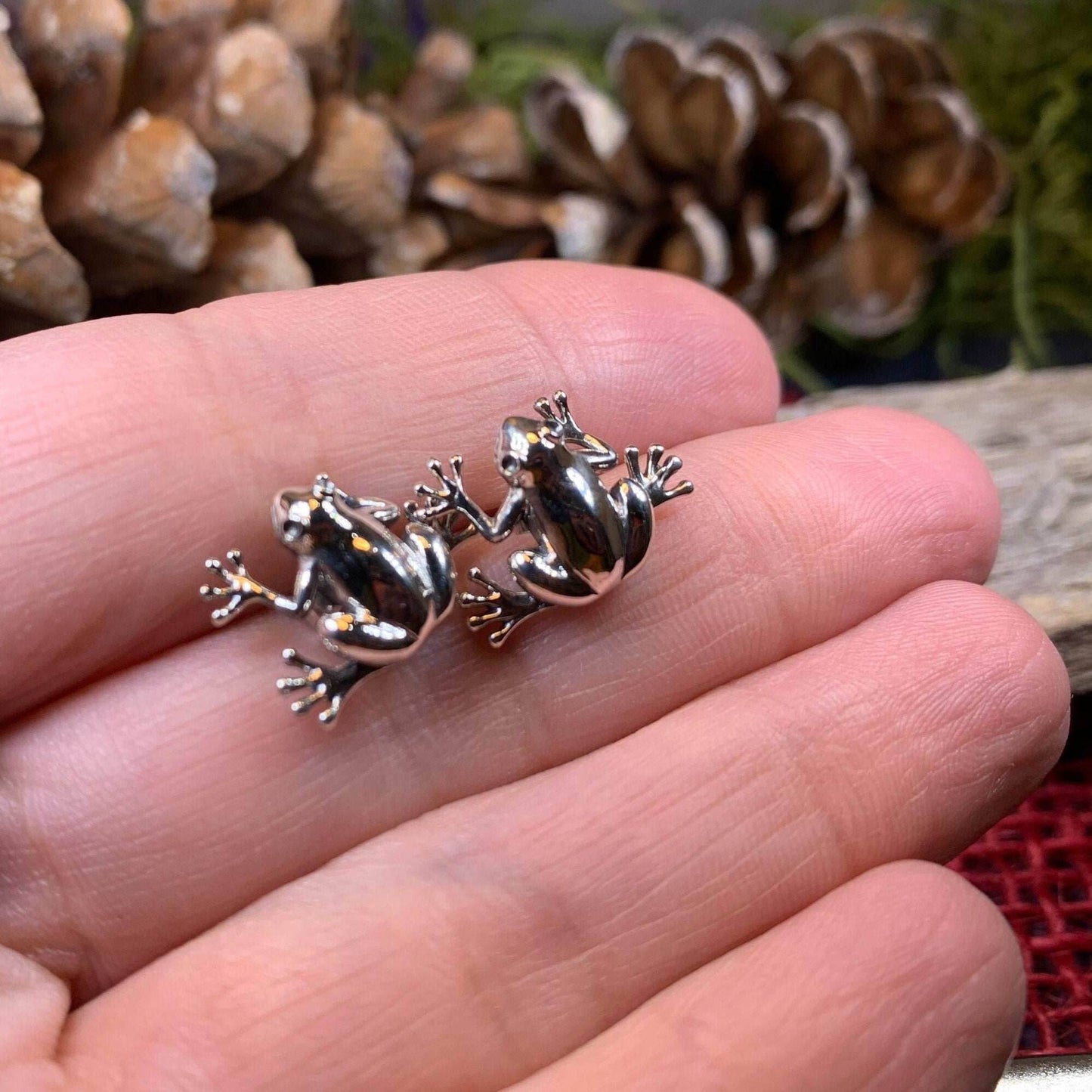 Shayla Frog Post Earrings - 