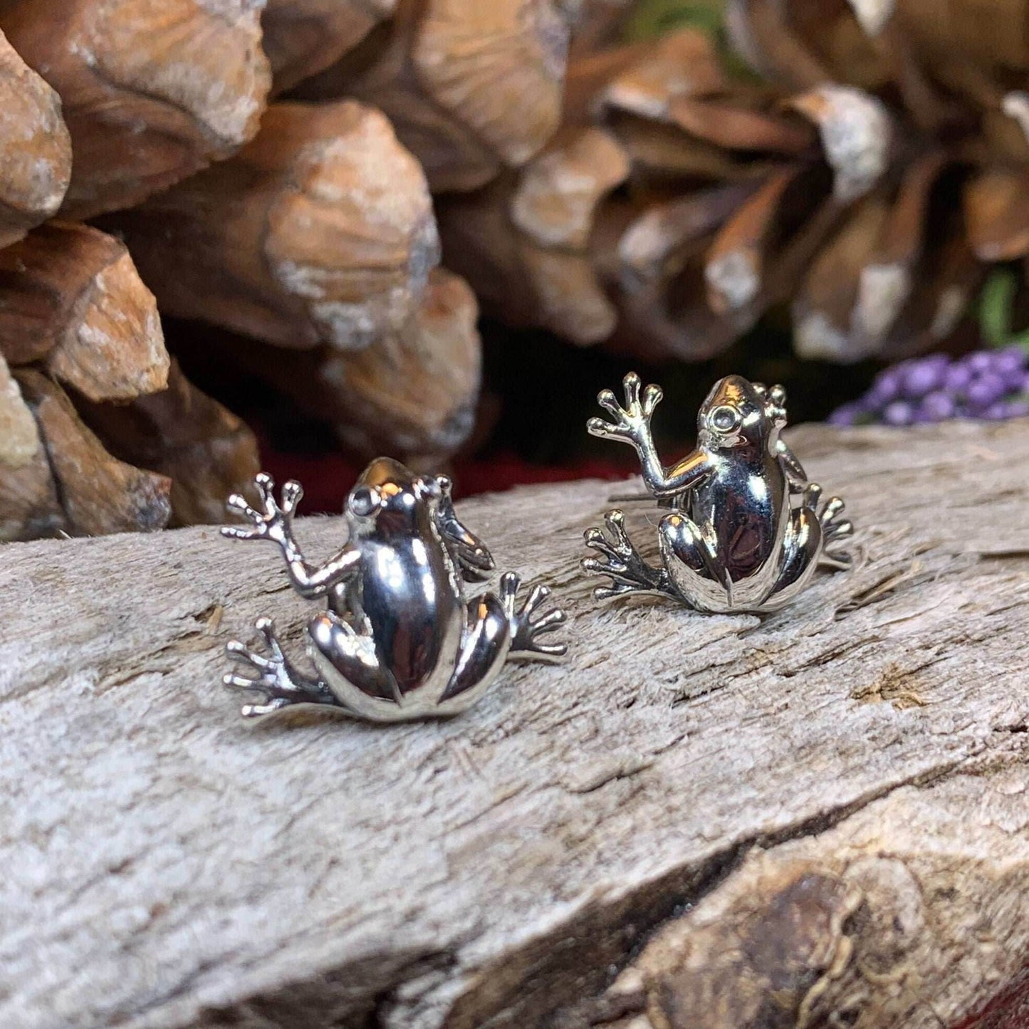 Shayla Frog Post Earrings - 