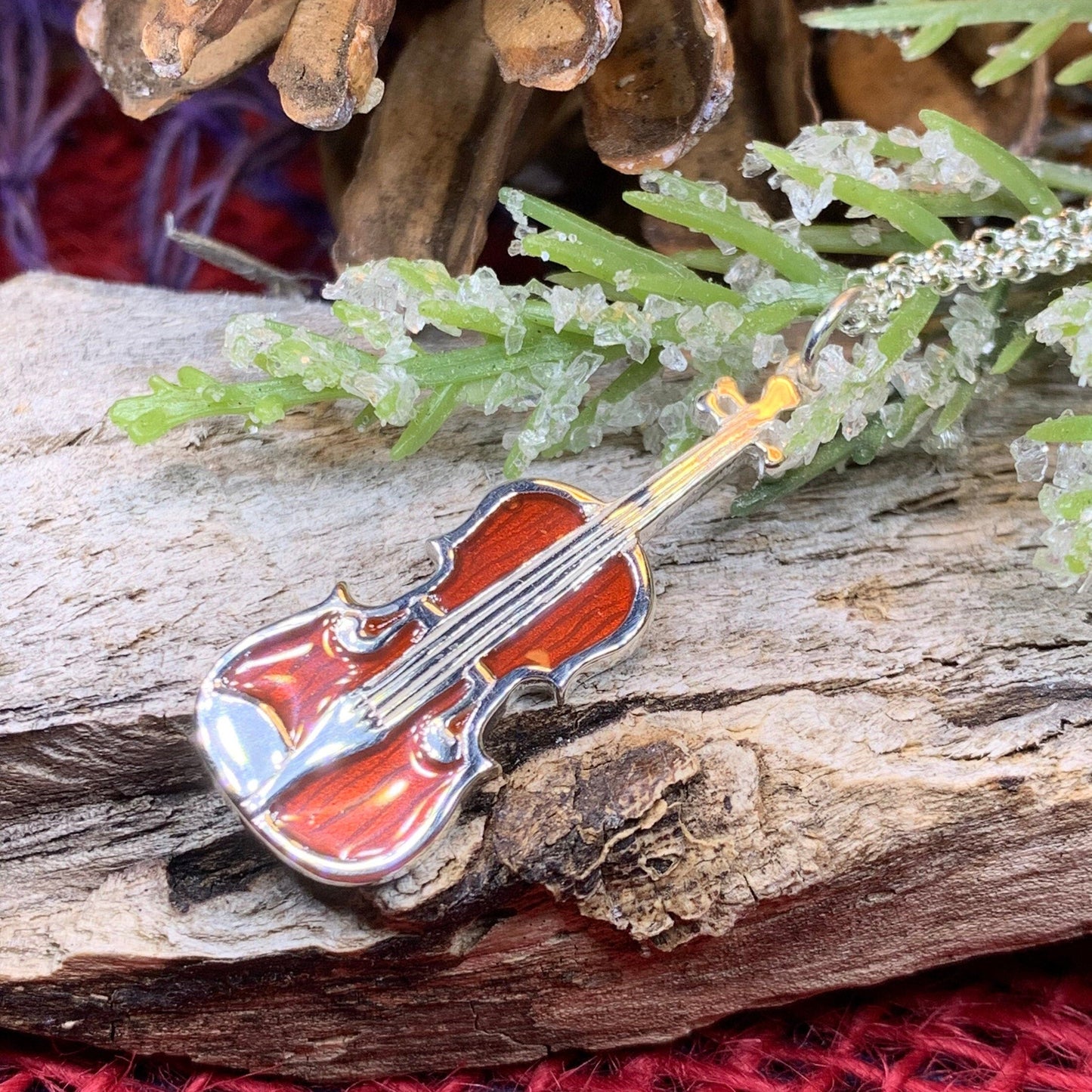 Realistic Fiddle Necklace