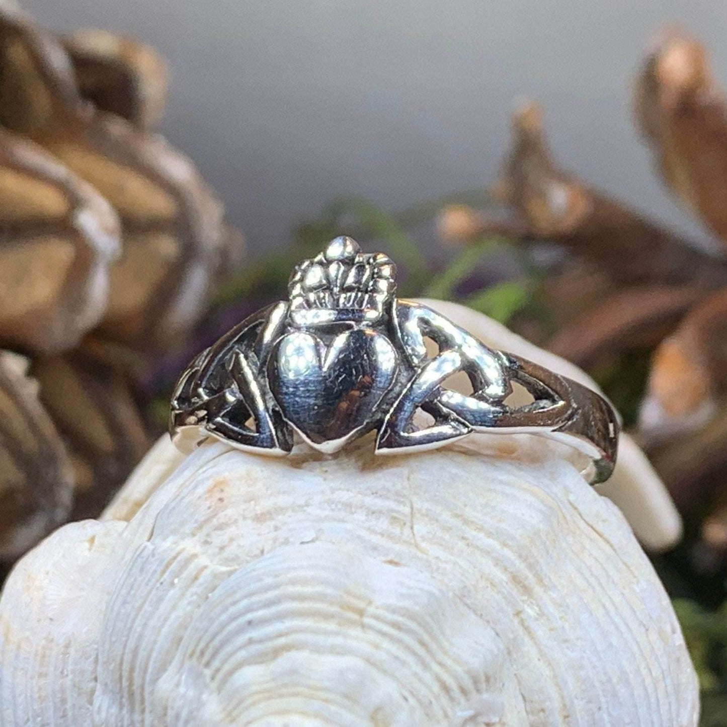 Amrynn Claddagh Ring - 7
