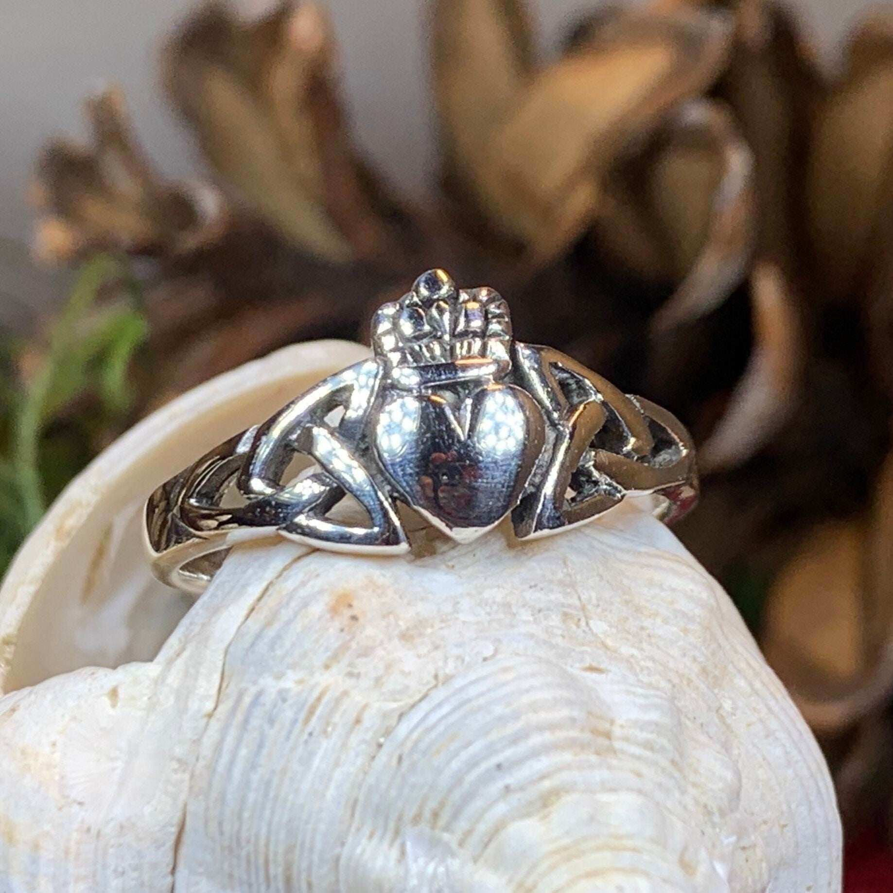 Amrynn Claddagh Ring - 7