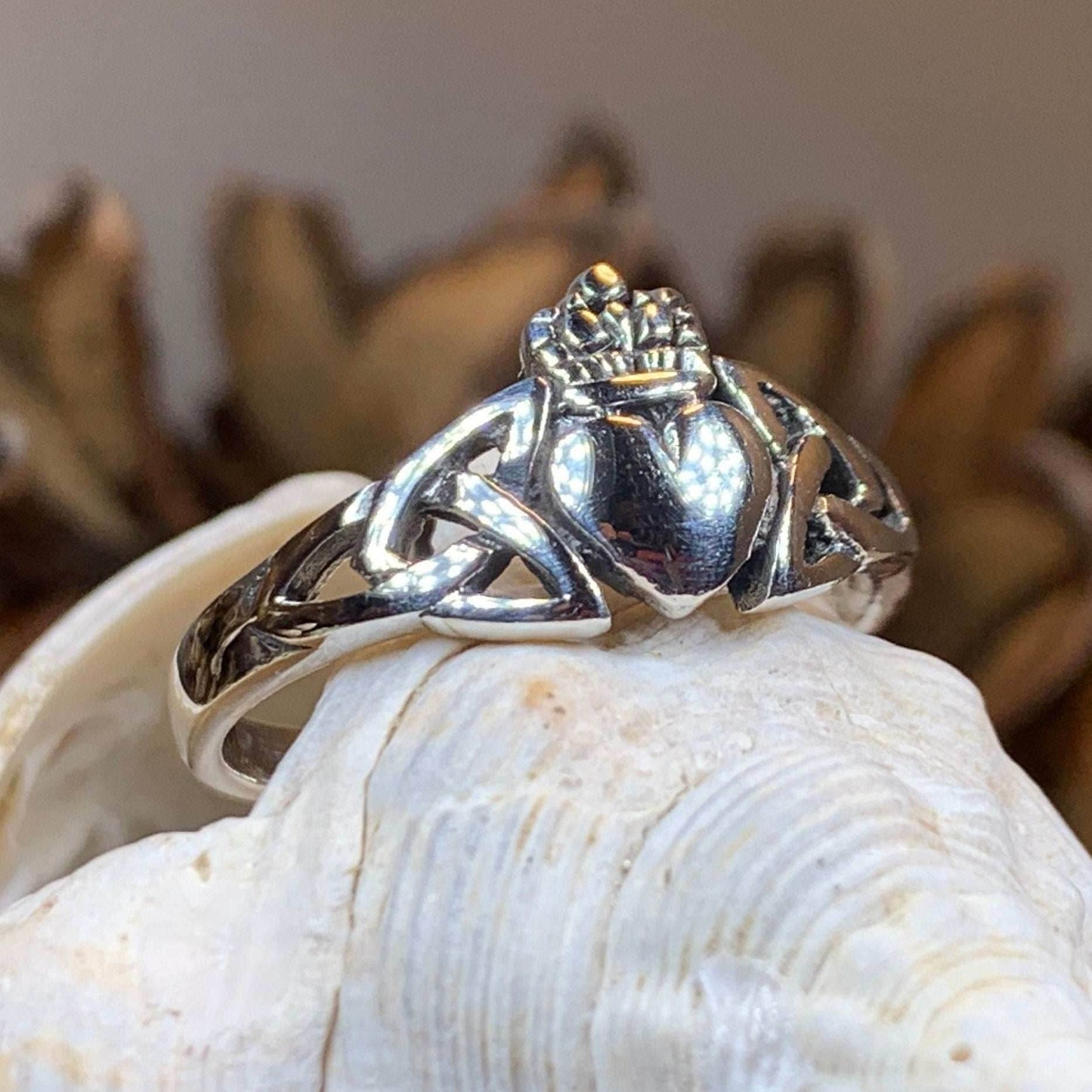 Amrynn Claddagh Ring - 7