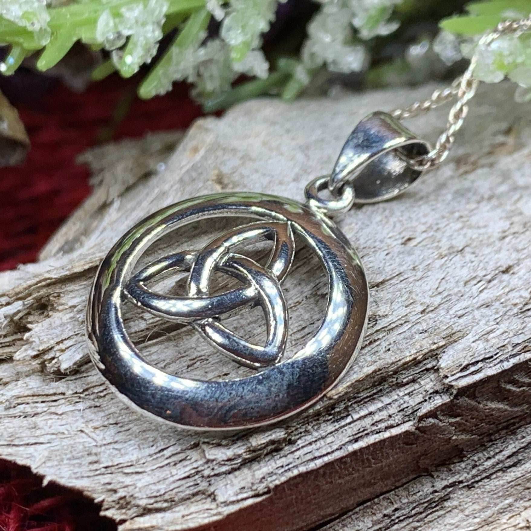 Trinity Knot Celtic Necklace - 18