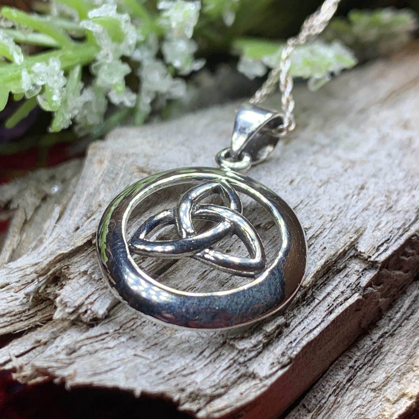 Trinity Knot Celtic Necklace - 18