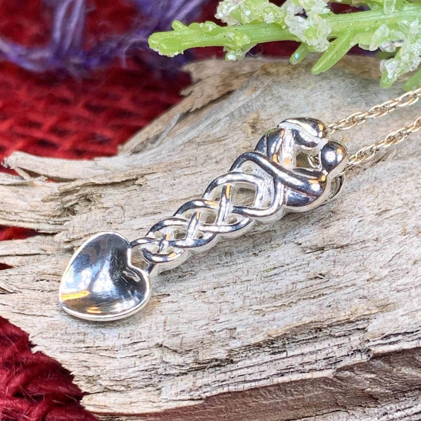 Welsh Loving Arms Love Spoon Necklace - 18