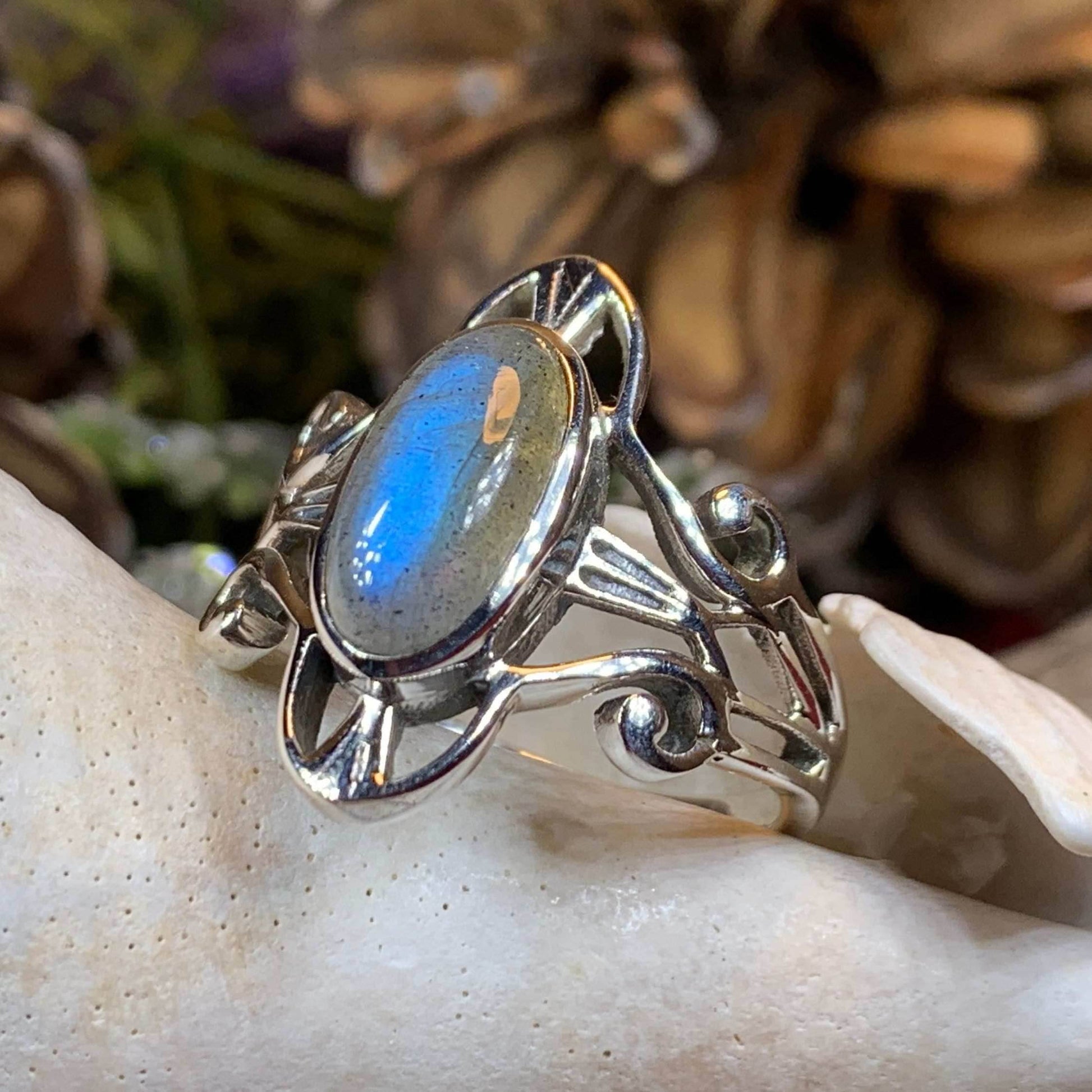 Slyvia Celtic Ring - 5 1/2 / Labradorite