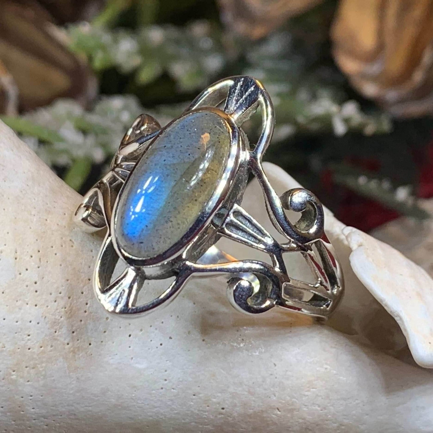 Slyvia Celtic Ring - 5 1/2 / Labradorite