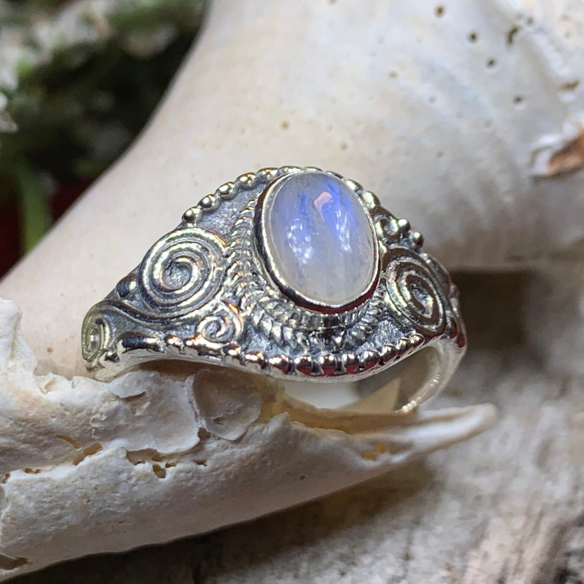 Dynaria Celtic Spiral Ring