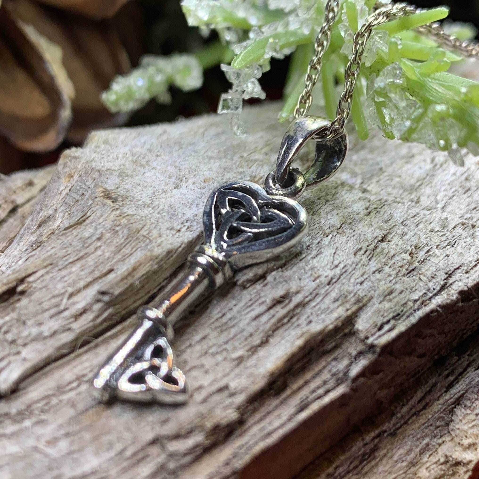 Petite Celtic Key Necklace - 18