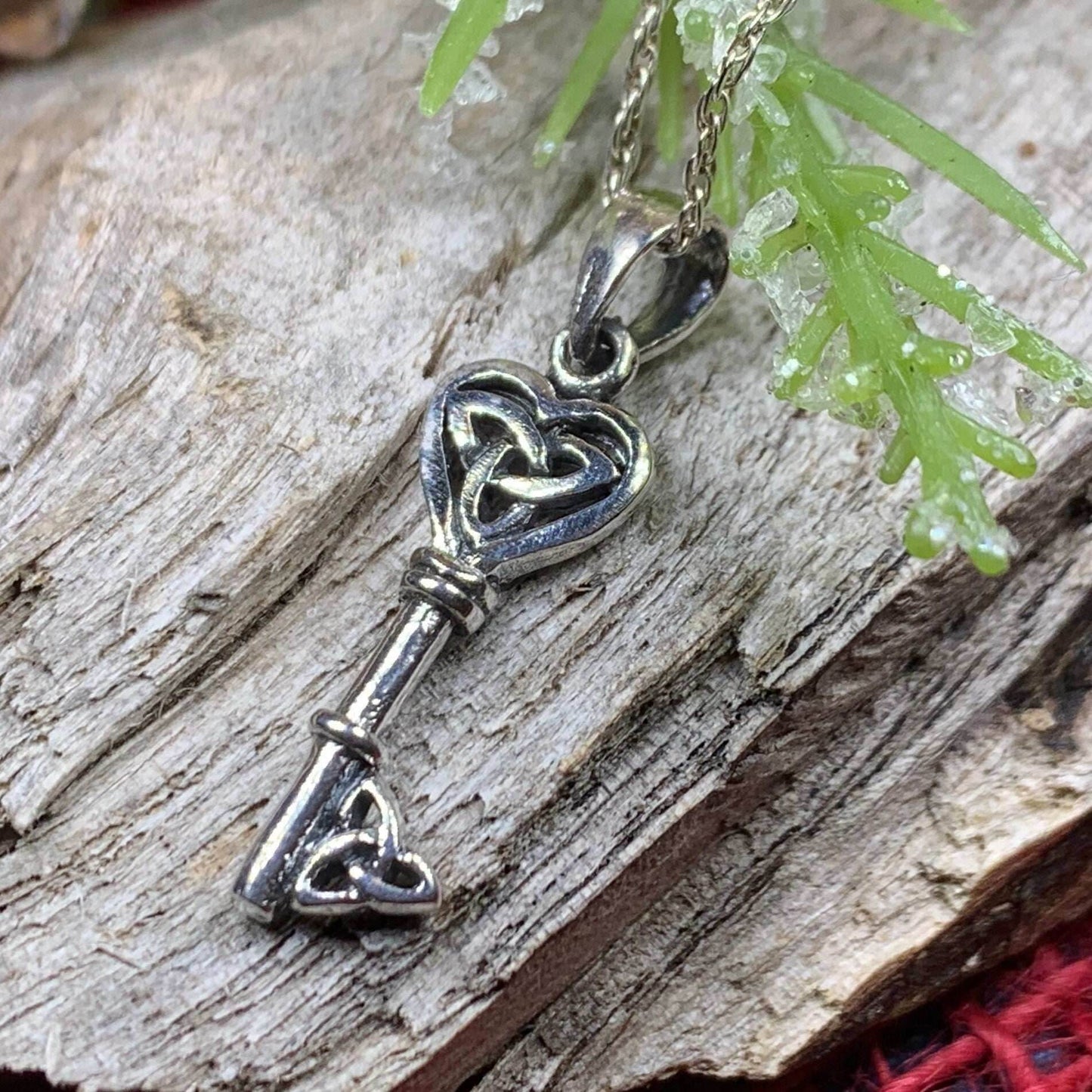 Petite Celtic Key Necklace - 18