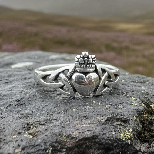 Amrynn Claddagh Ring