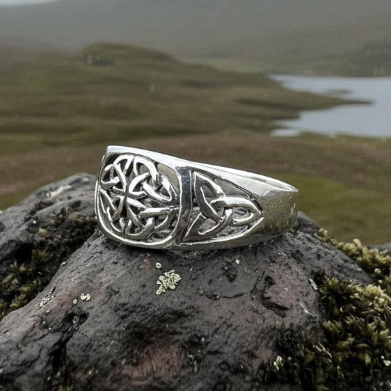 Radelia Celtic Knot Ring
