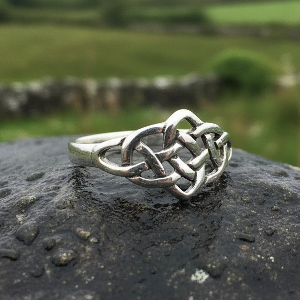 Lilou Celtic Knot Ring