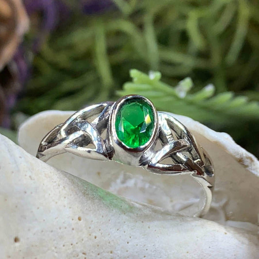 Faelyn Trinity Knot Ring - 6 / Emerald