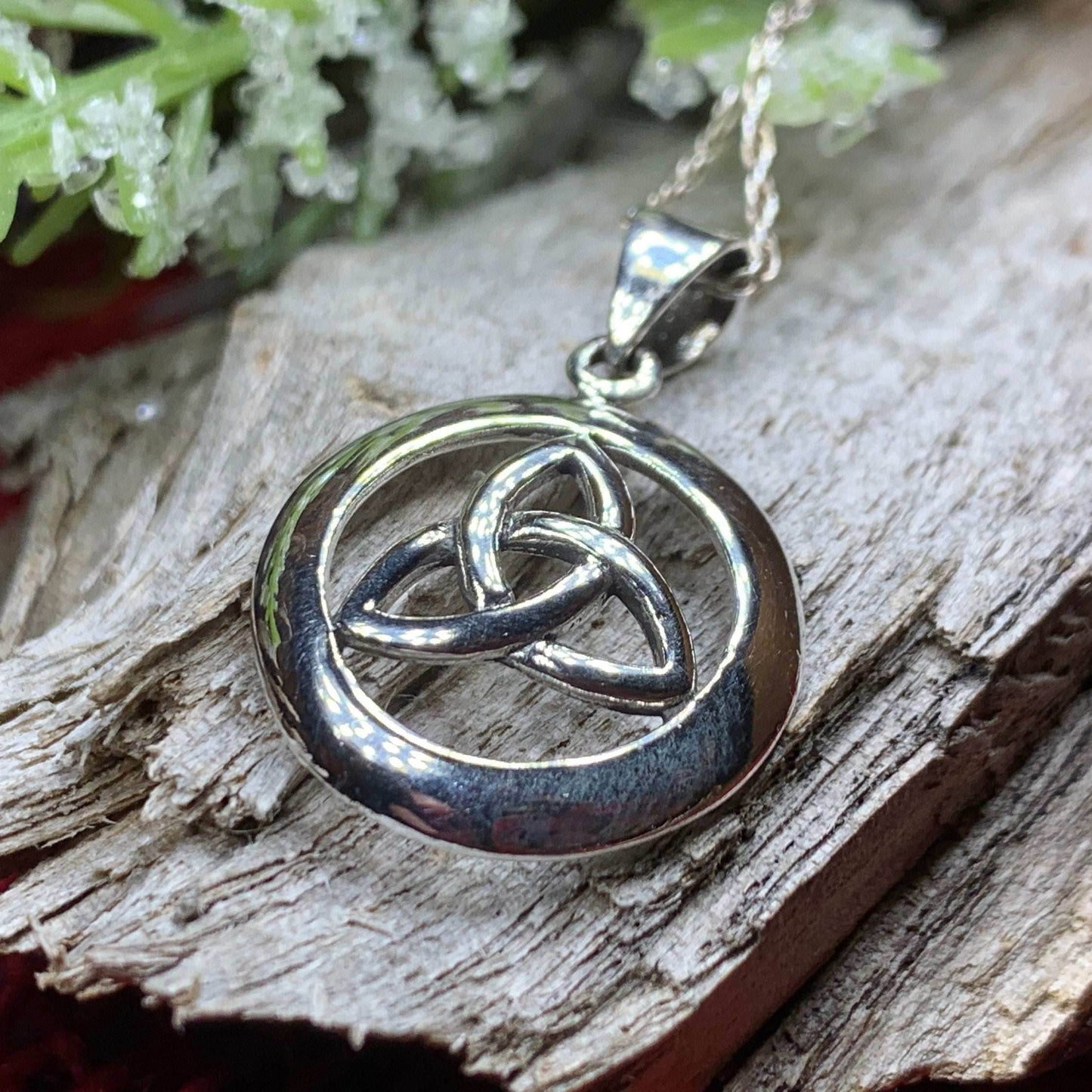 Trinity Knot Celtic Necklace - 18