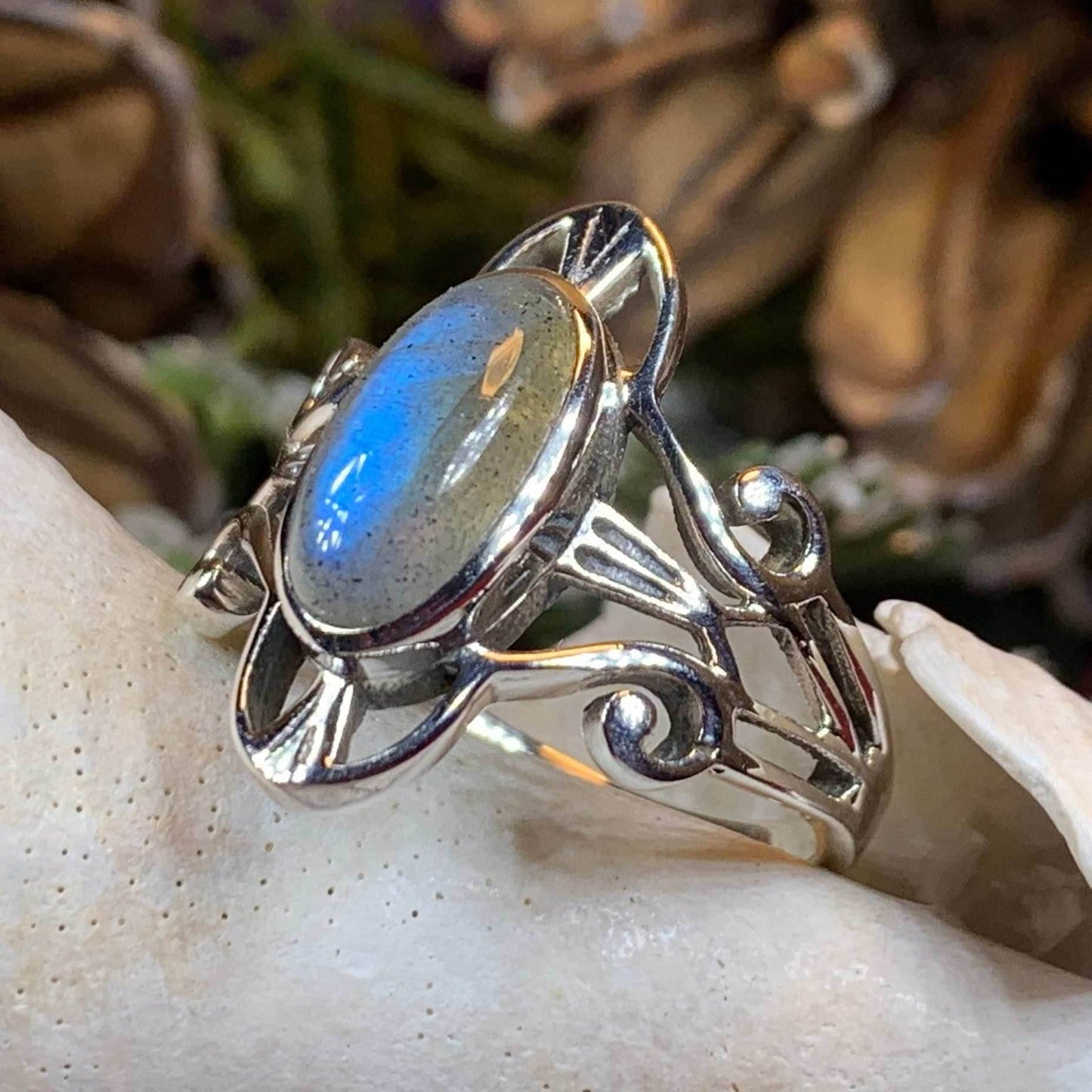 Slyvia Celtic Ring - 5 1/2 / Labradorite