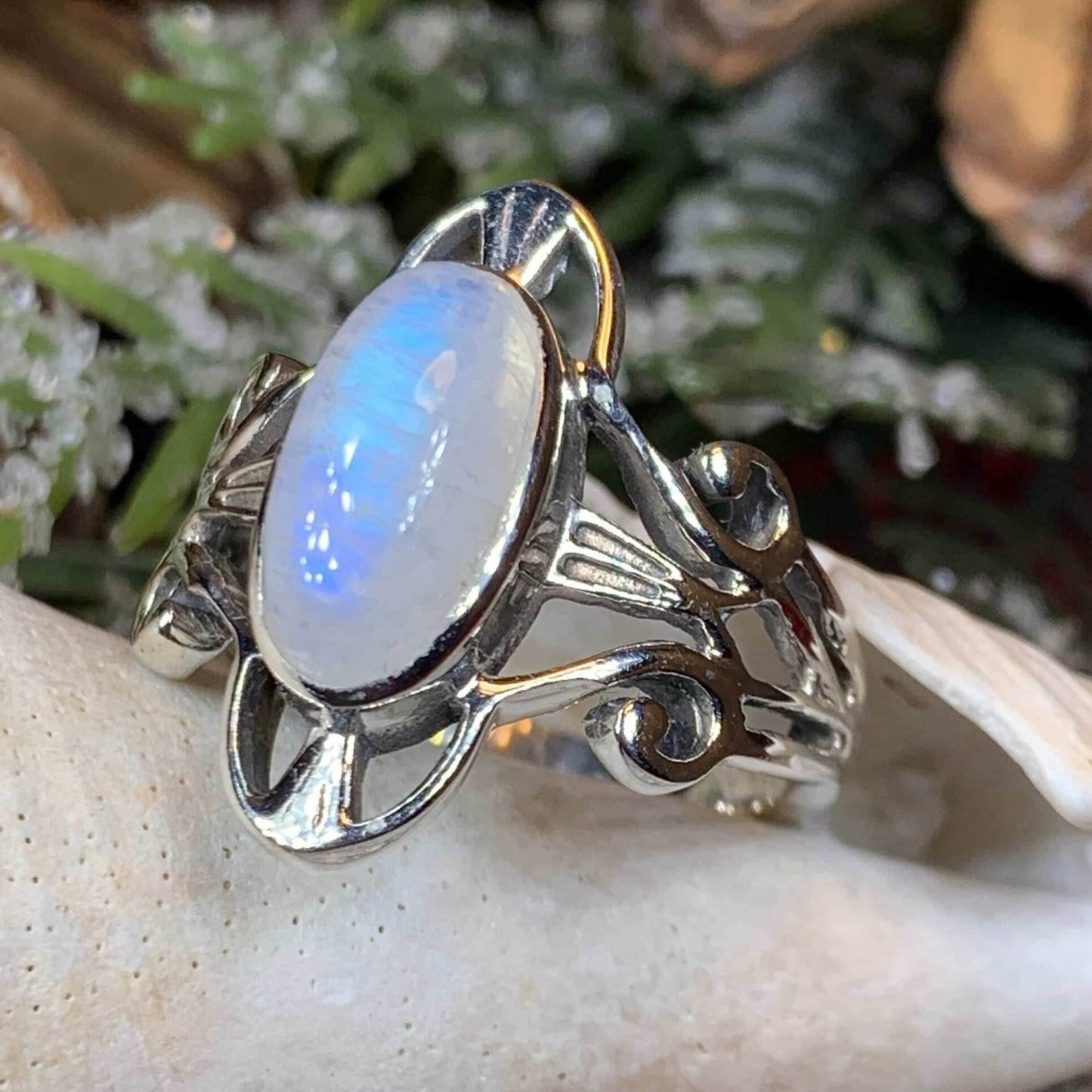Slyvia Celtic Ring - 5 1/2 / Labradorite