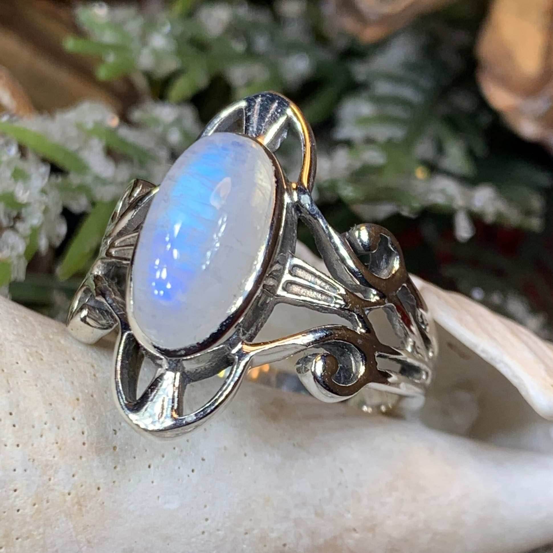 Slyvia Celtic Ring - 5 1/2 / Labradorite