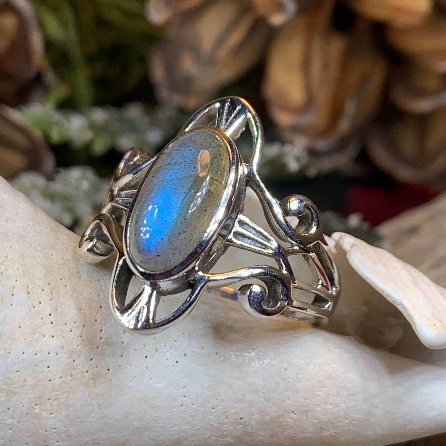 Slyvia Celtic Ring - 5 1/2 / Labradorite