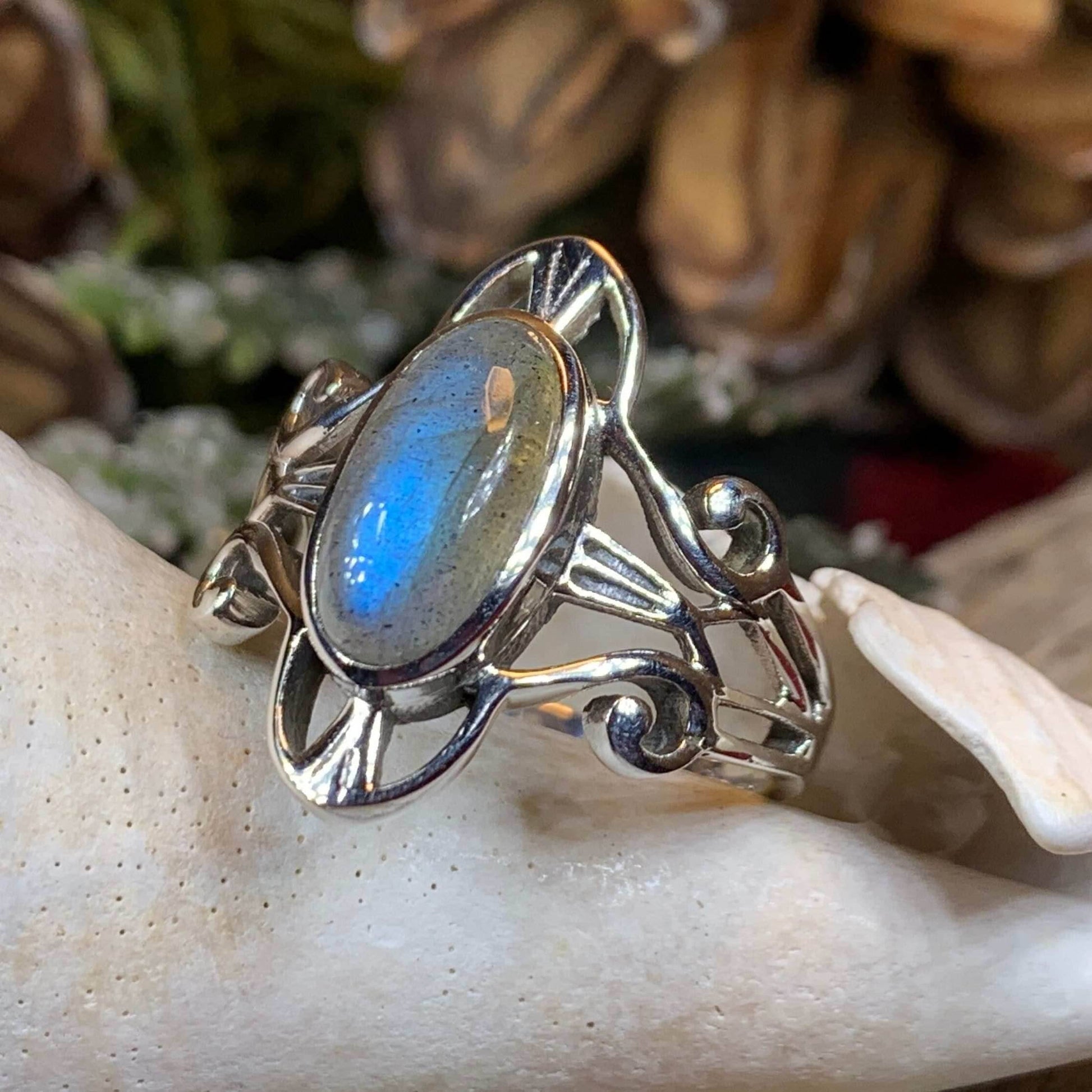 Slyvia Celtic Ring - 5 1/2 / Labradorite