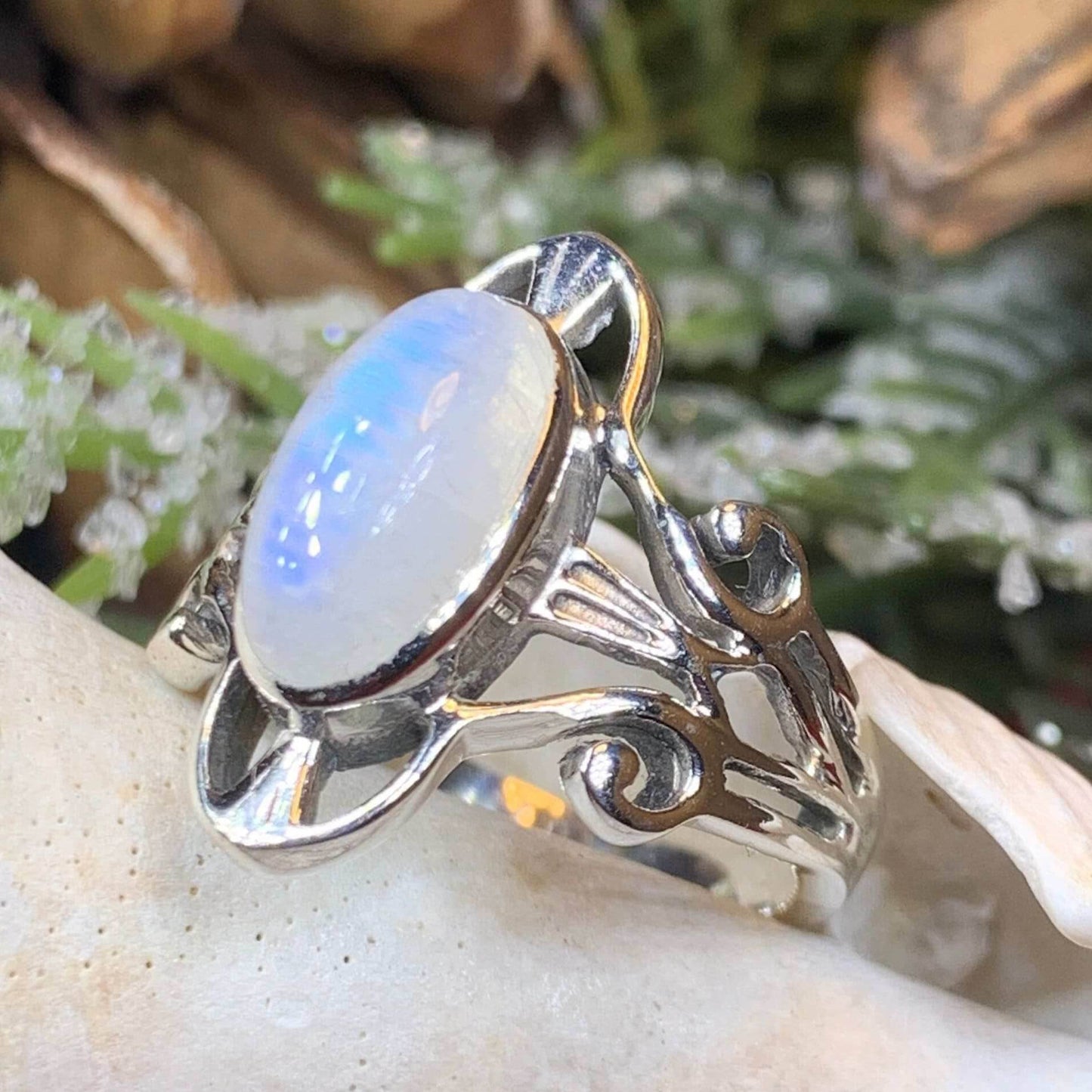 Slyvia Celtic Ring - 5 1/2 / Labradorite
