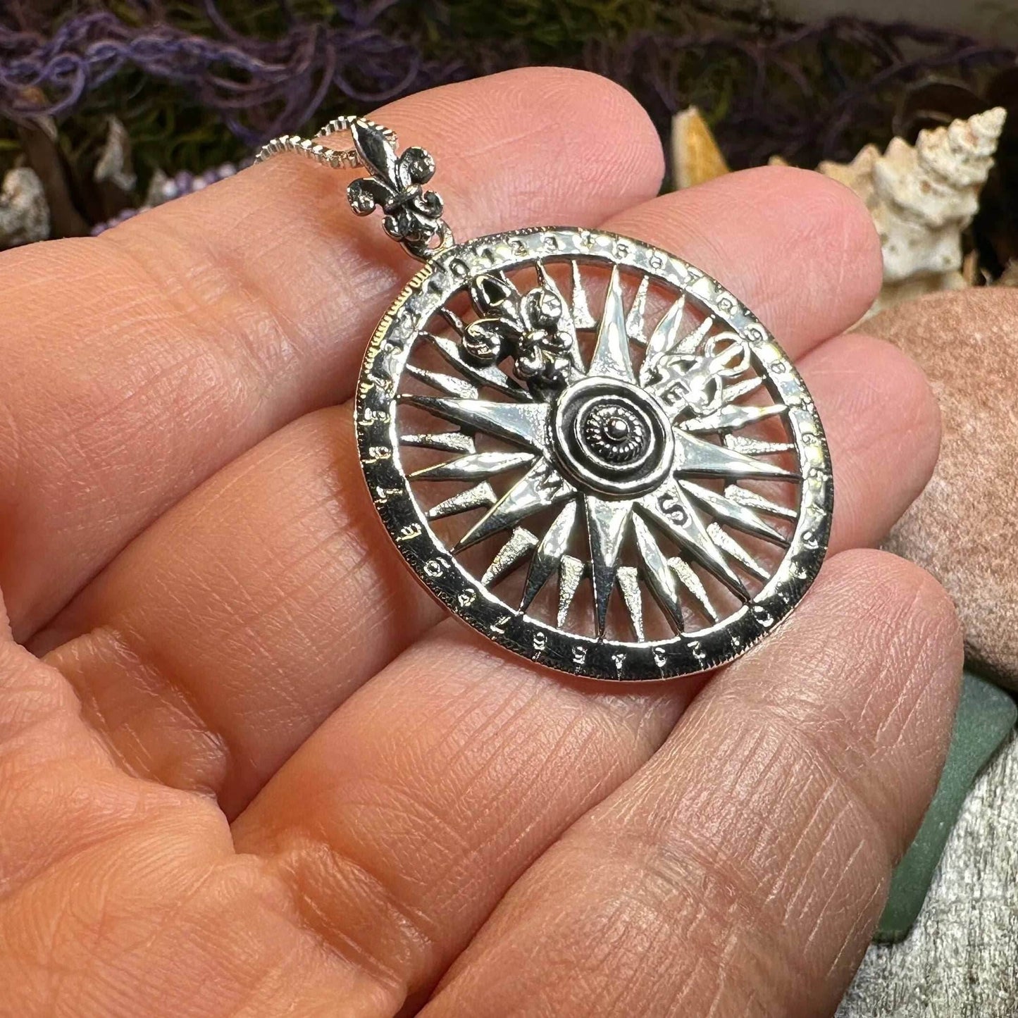Wonderful Journey Compass Necklace - 18