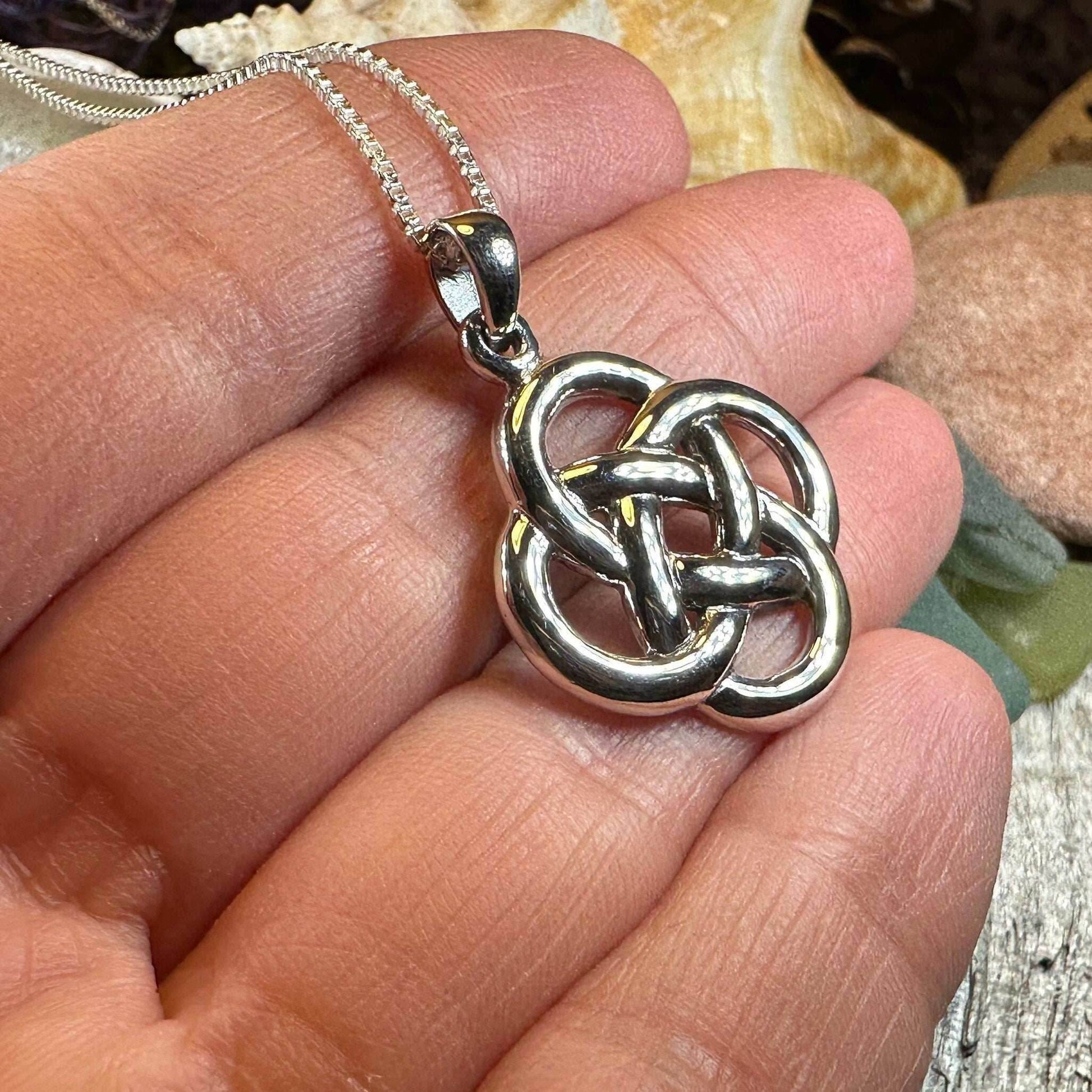 Large Dara Knot Necklace - 18