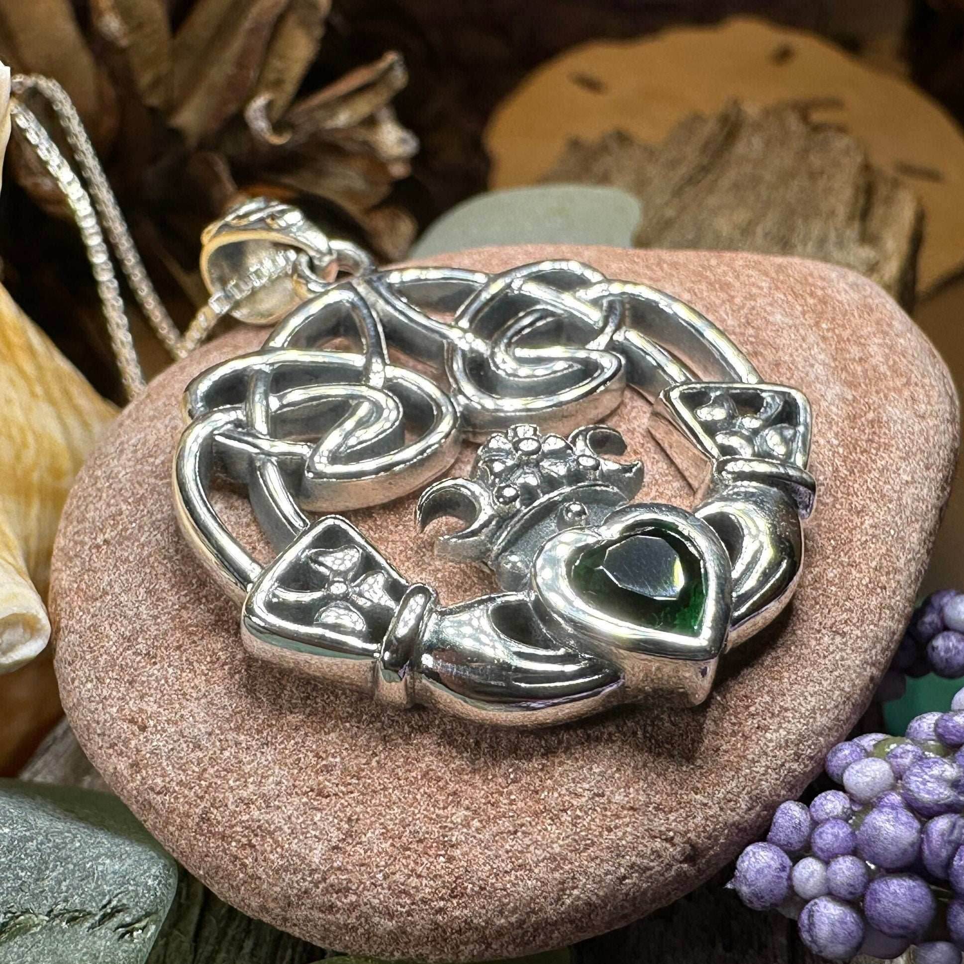 Irish Belle Claddagh Necklace - 18