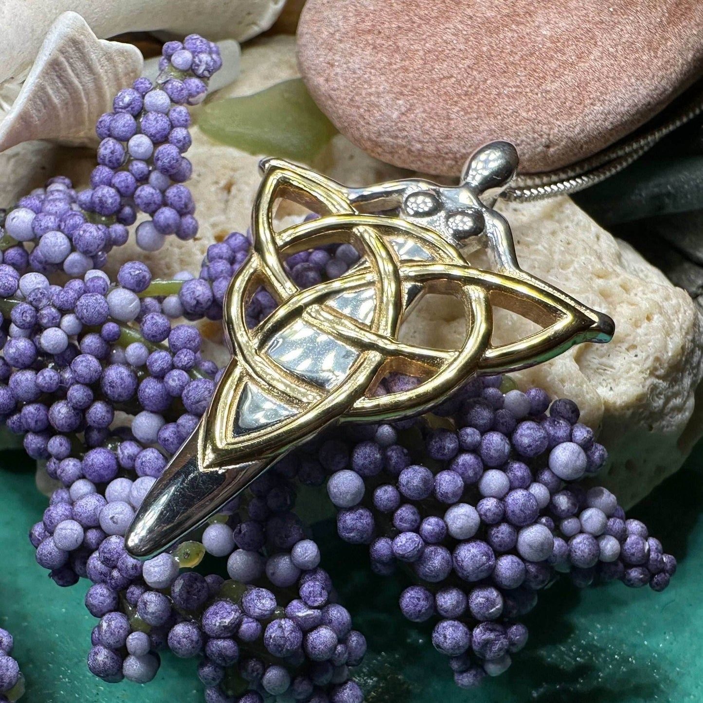 Golden Goddess Necklace - 18