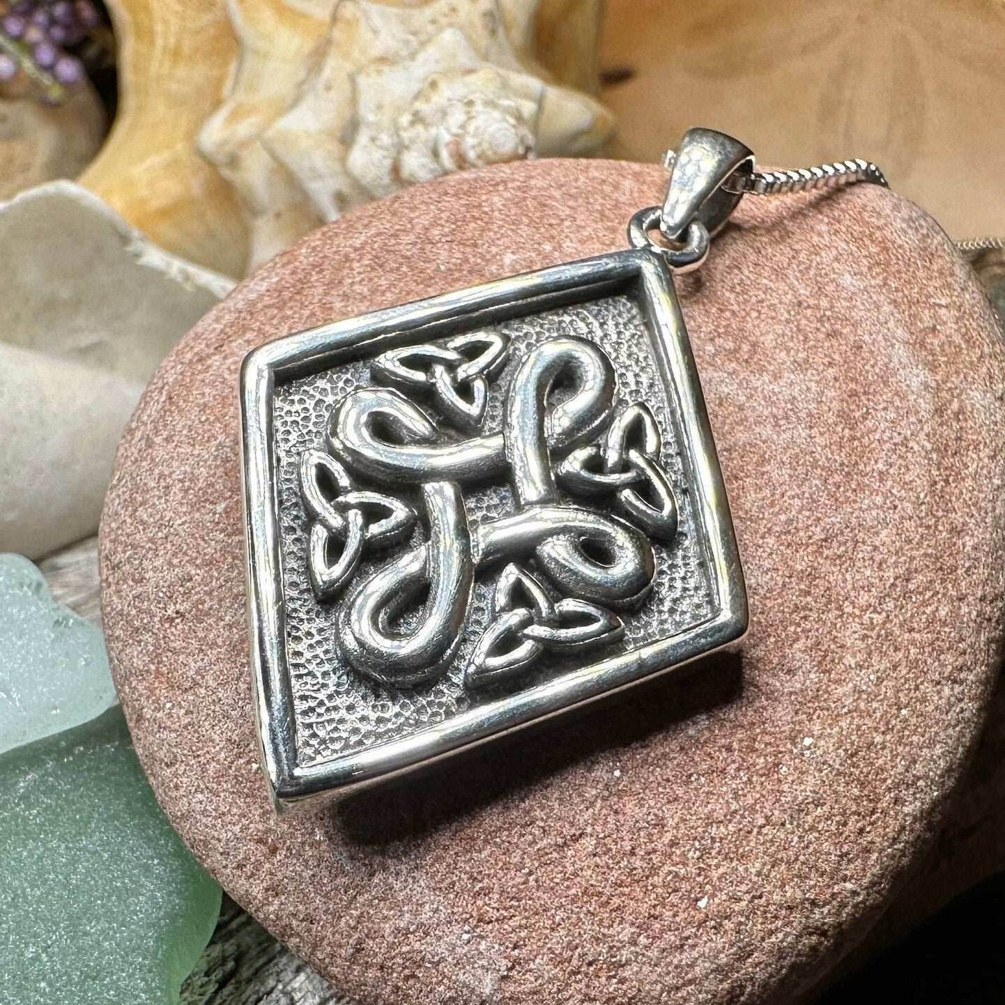 Legacy Celtic Knot Necklace - 18