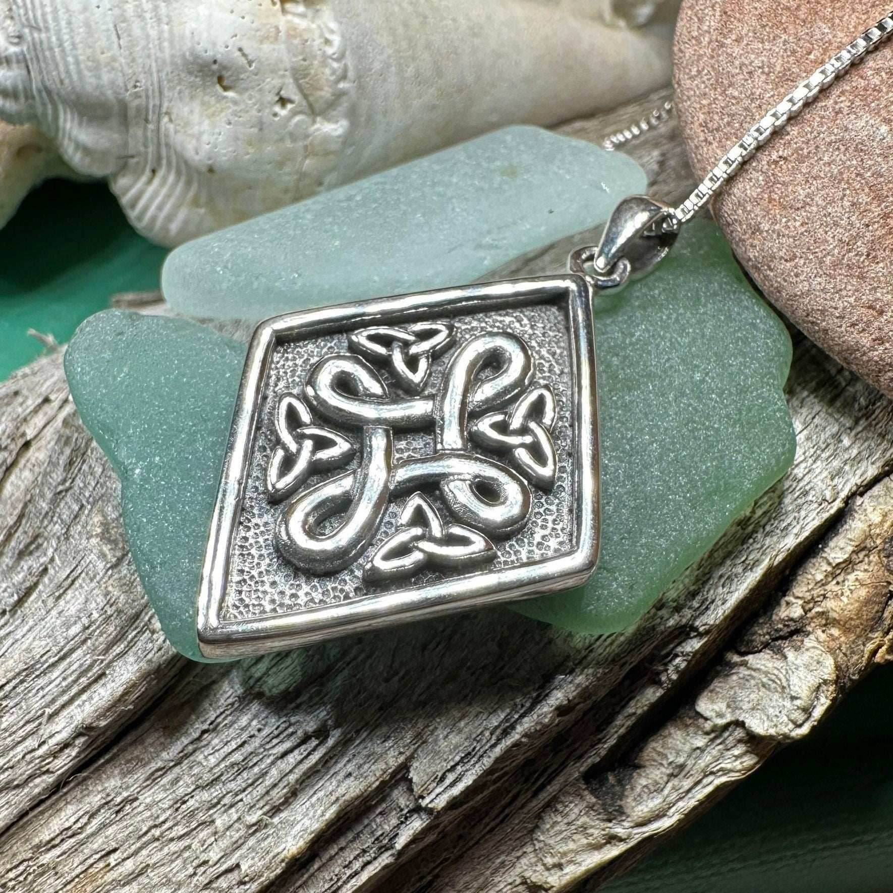 Legacy Celtic Knot Necklace - 18