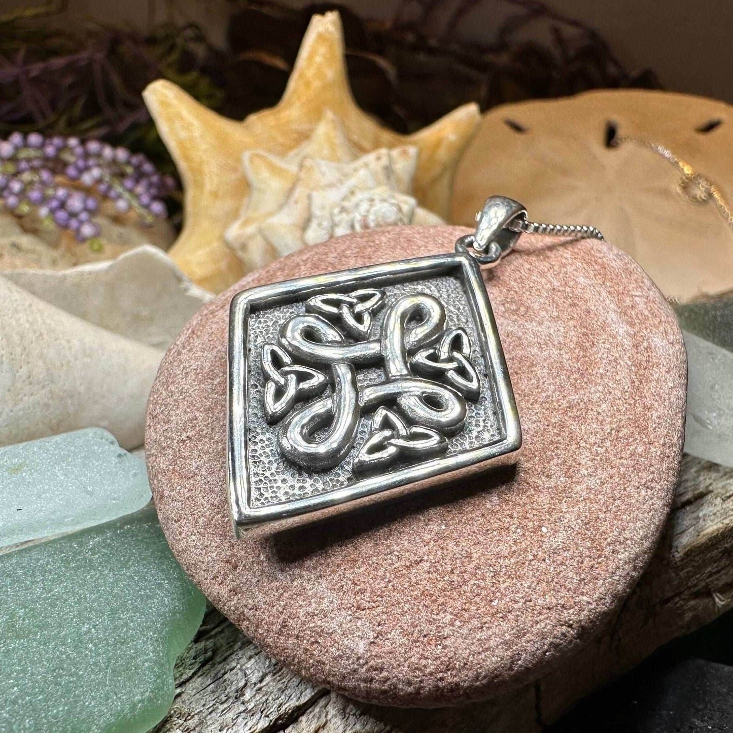 Legacy Celtic Knot Necklace - 18