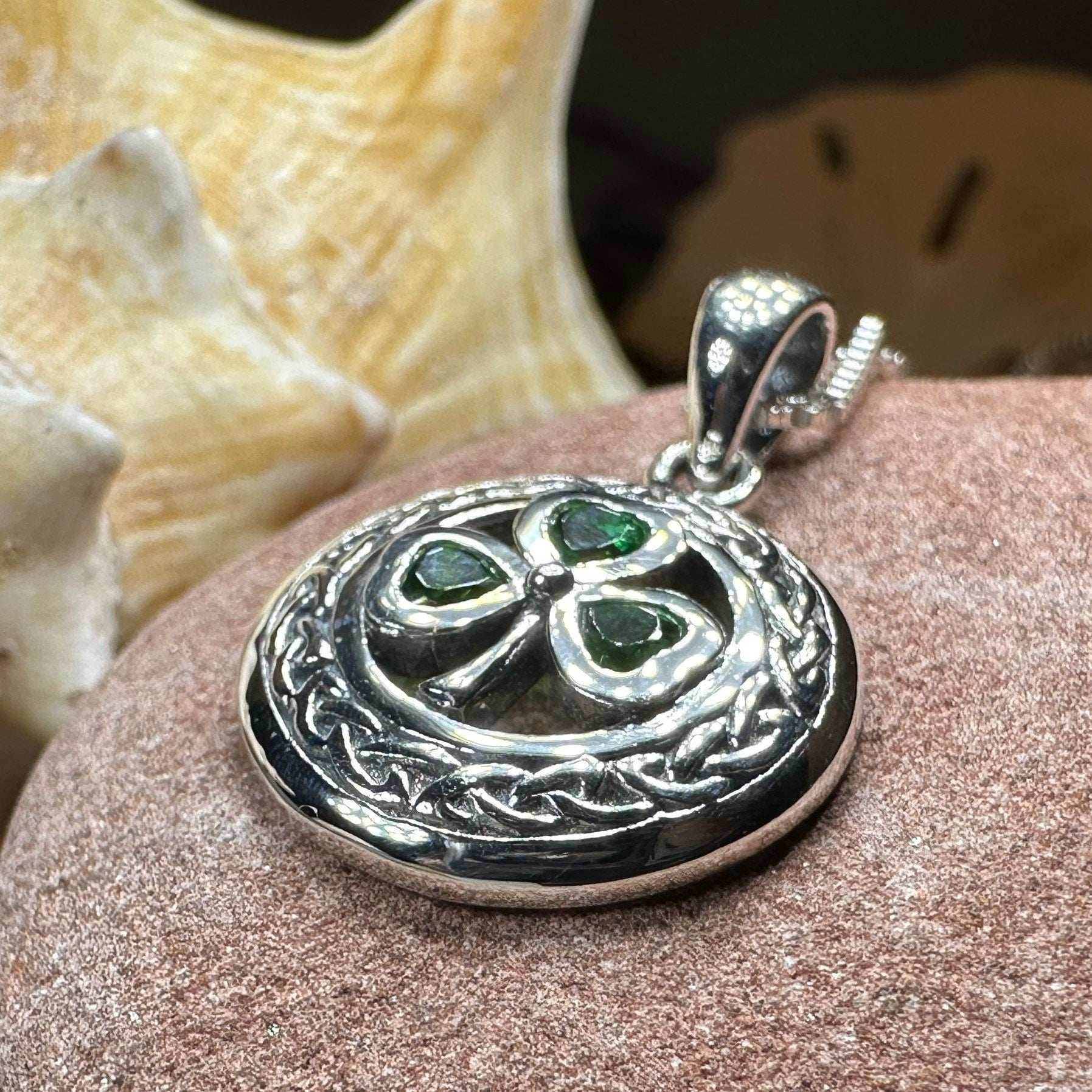Classic Shamrock Necklace - 18
