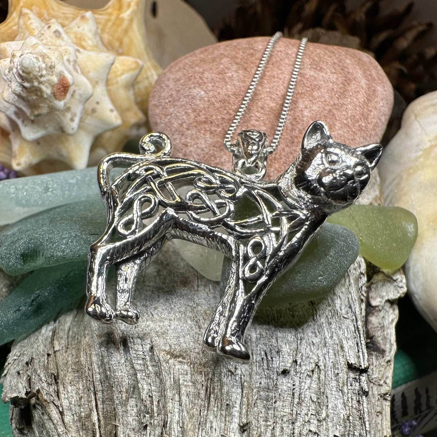 Shavella Celtic Cat Necklace - 18