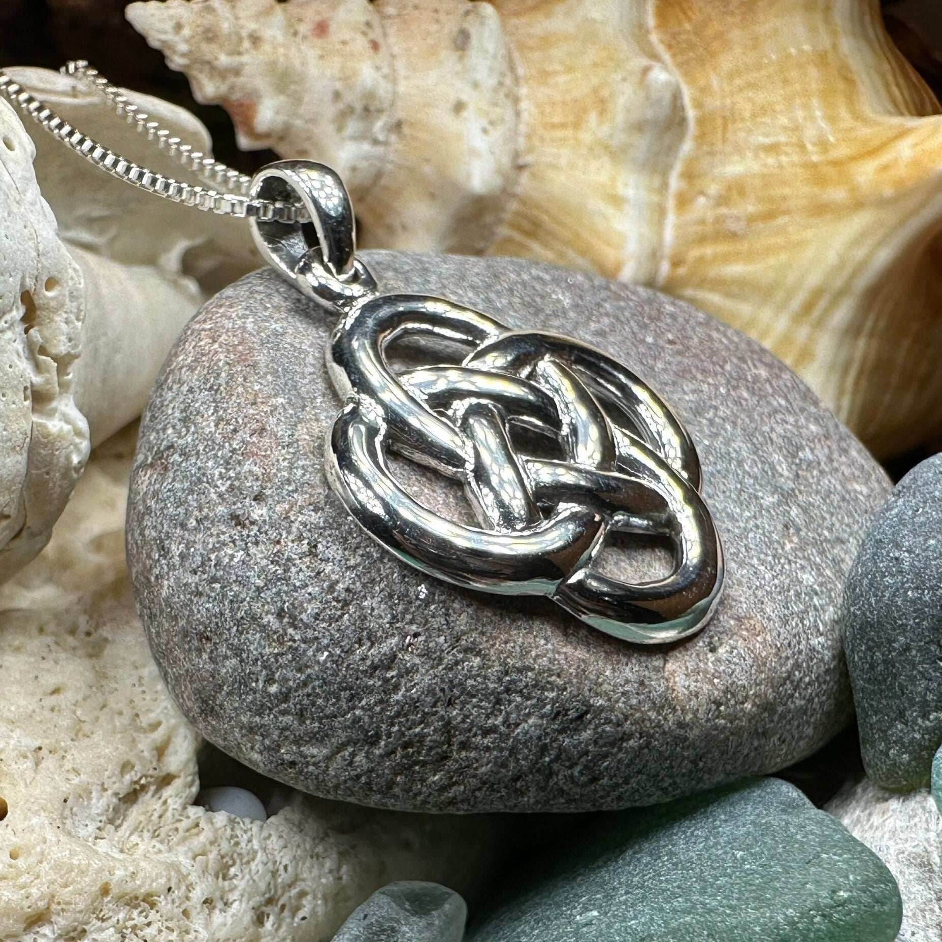 Large Dara Knot Necklace - 18